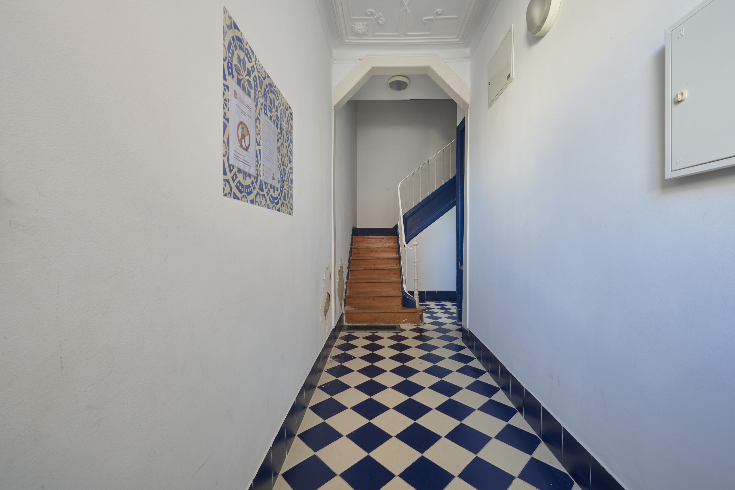 Rent Room Lisbon – Avenida 1# – Building