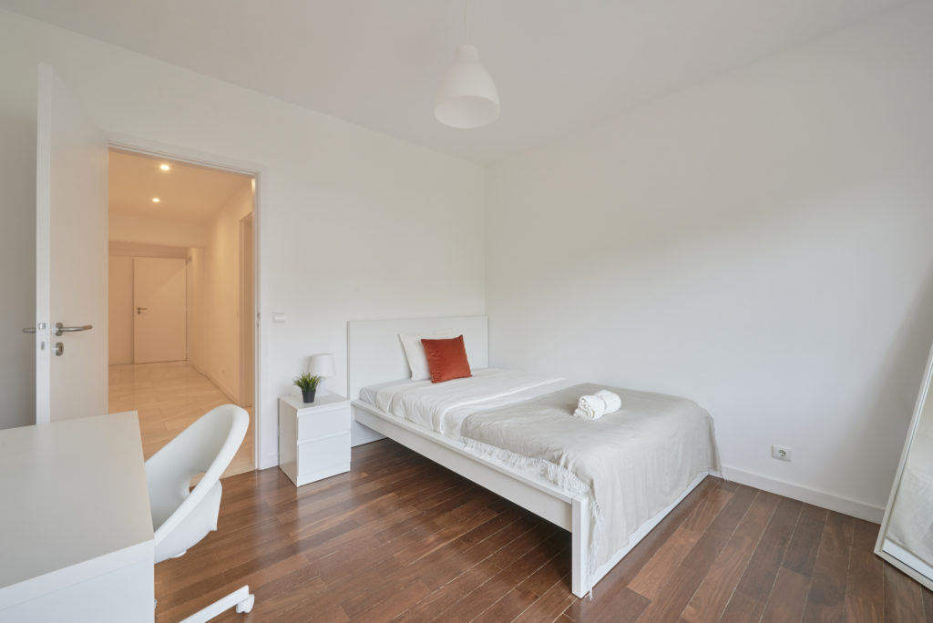Rent Room Lisbon – Campo Pequeno 35# - Room 6