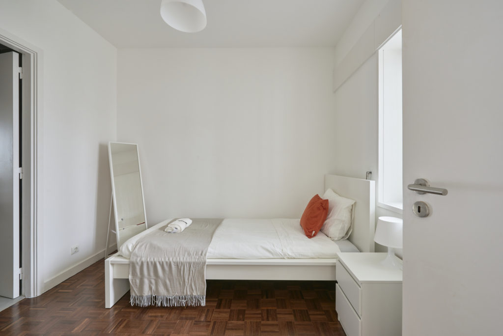 Rent Room Lisbon – Campo Pequeno 35# - Room 7