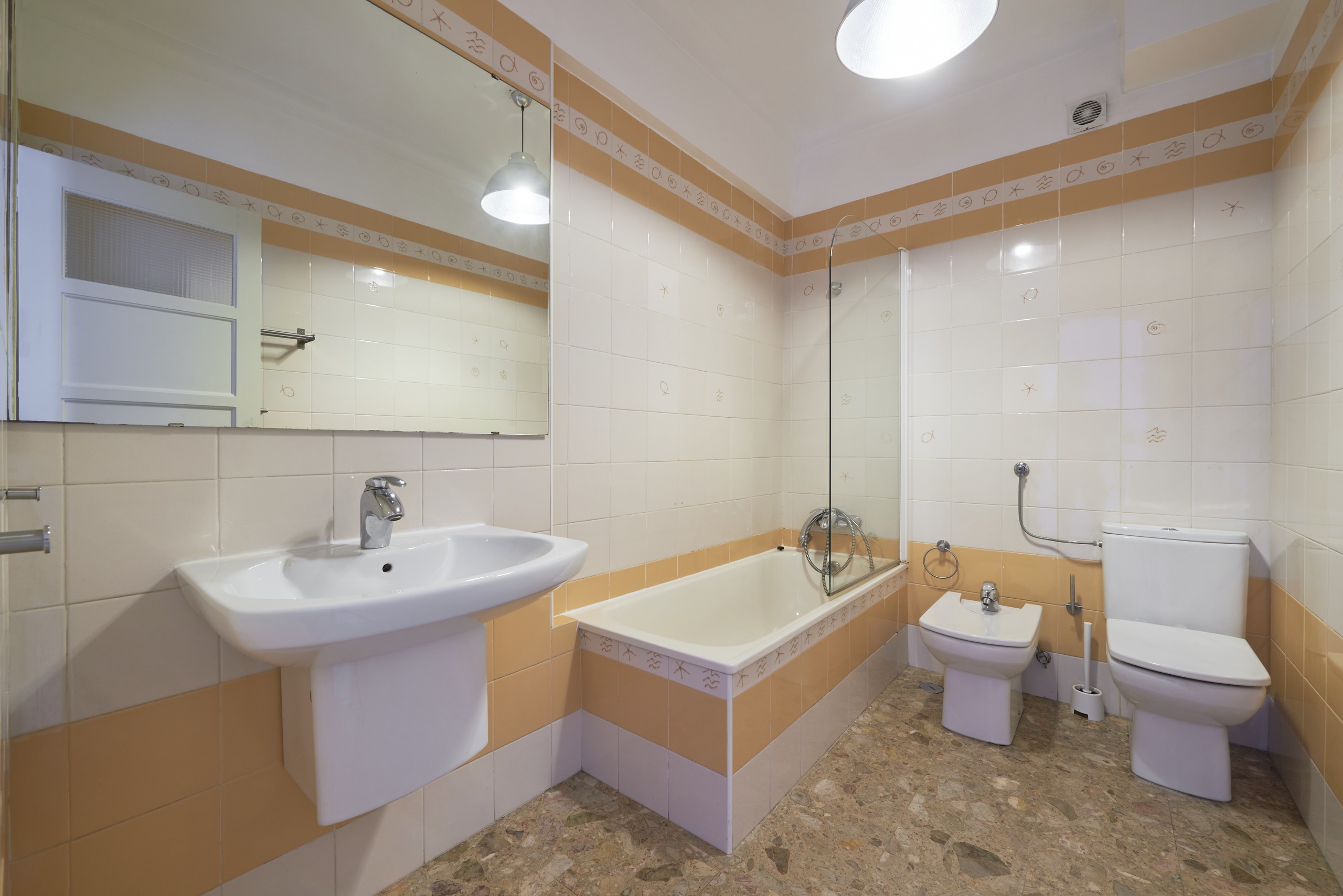 Rent Room Lisbon – Saldanha 16# – Bathroom 2