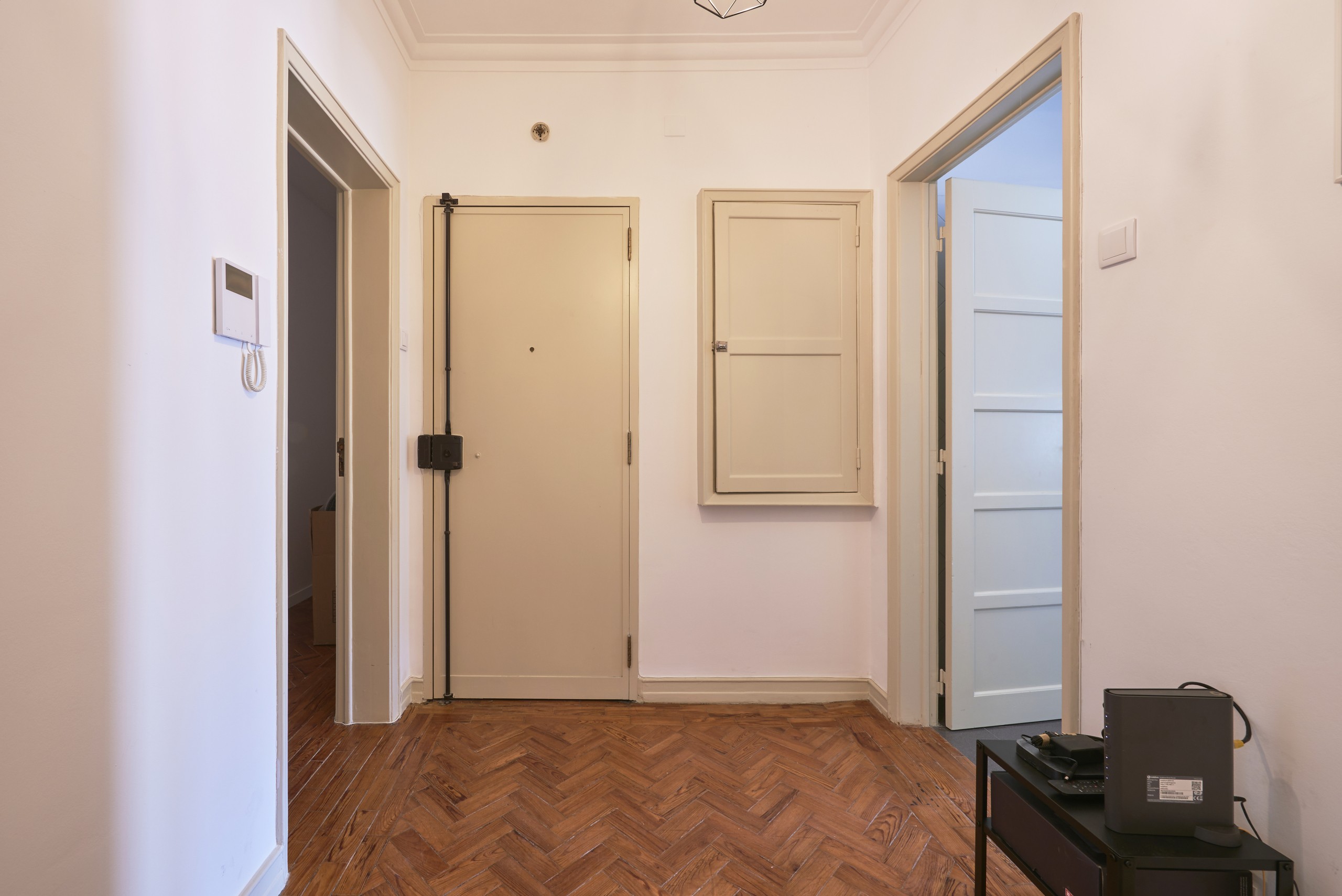 Rent Room Lisbon – Saldanha 16# – Hallway
