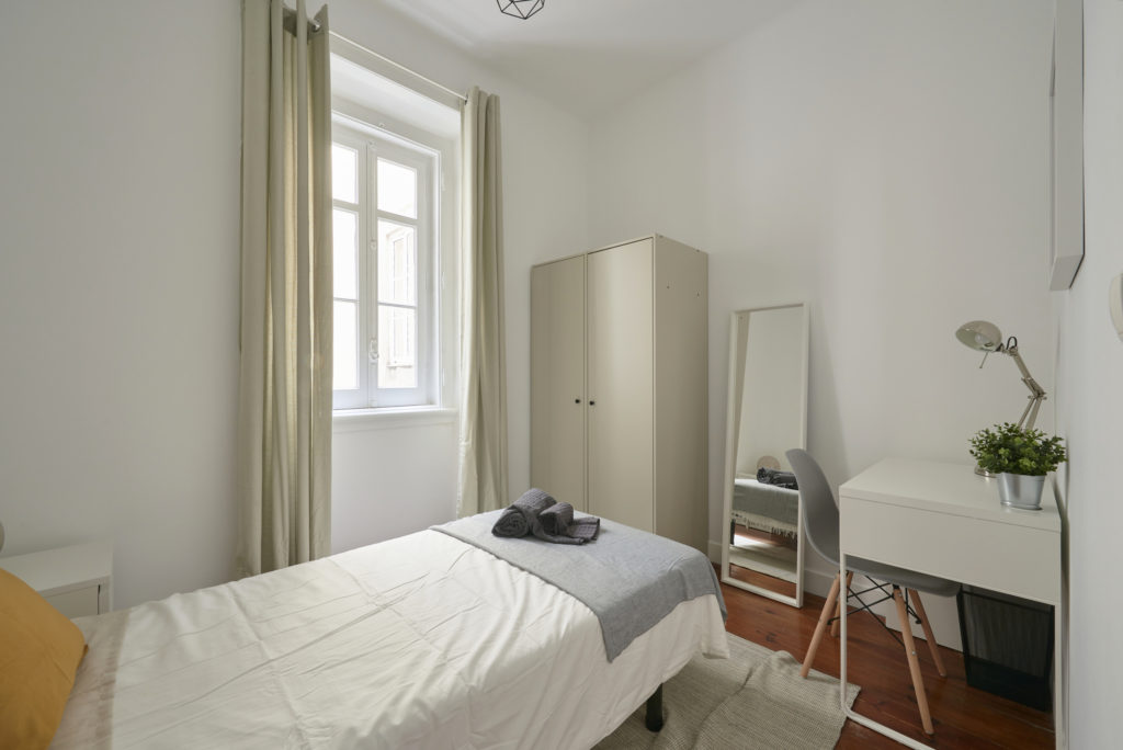Rent Room Lisbon – Picoas 34# – Room 4