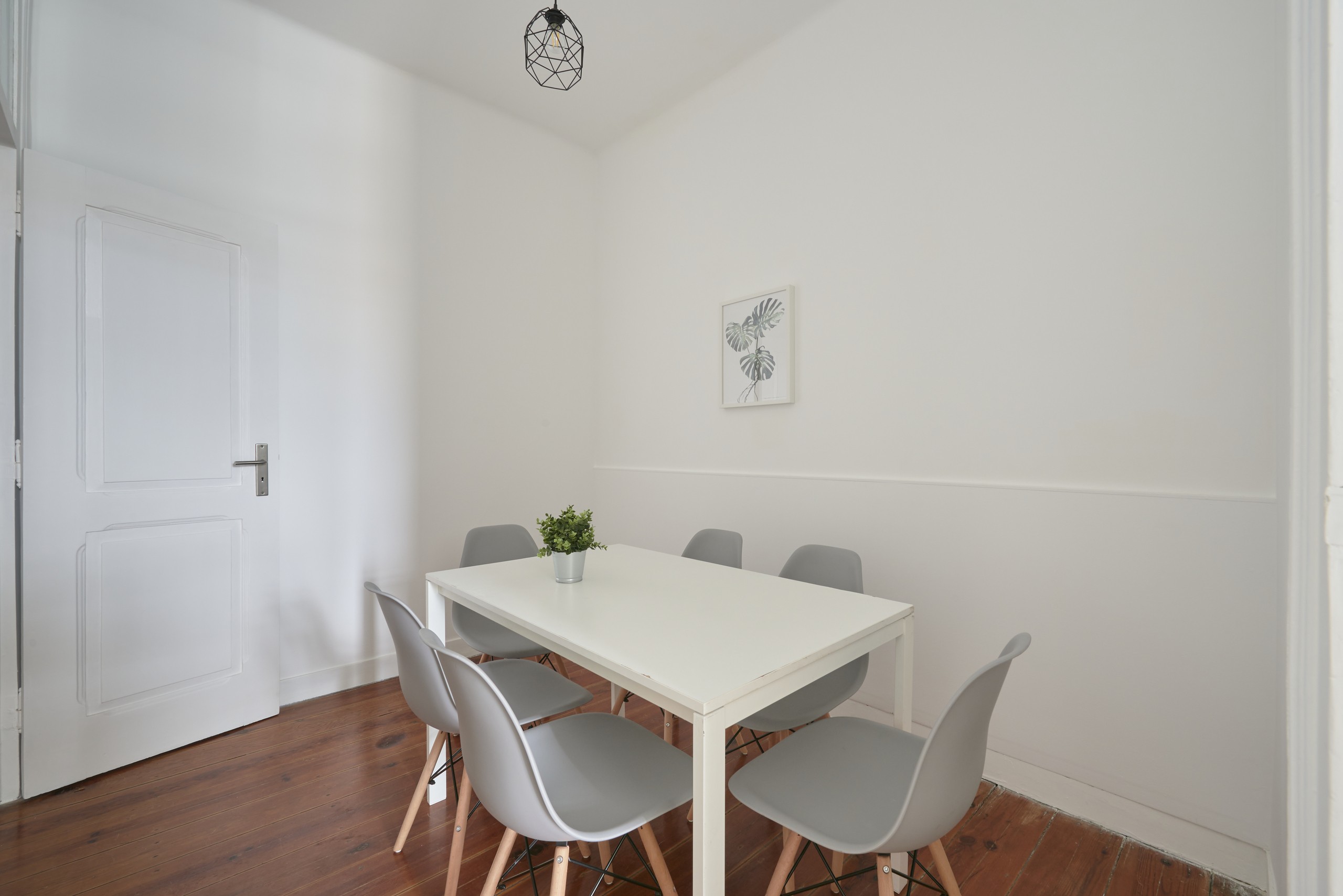 Rent Room Lisbon – Picoas 34# – Dining Room