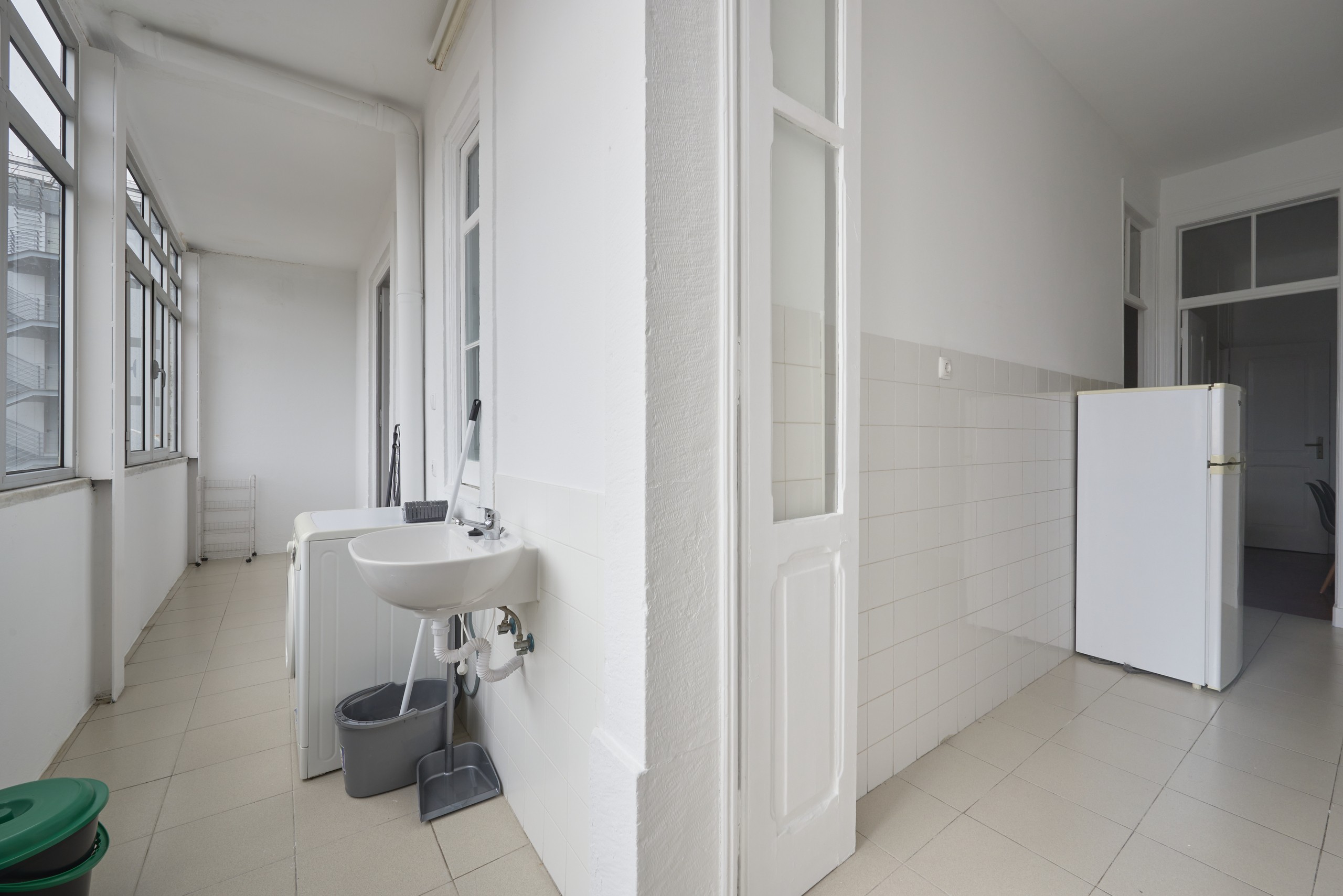 Rent Room Lisbon – Picoas 34# – Laundry Room