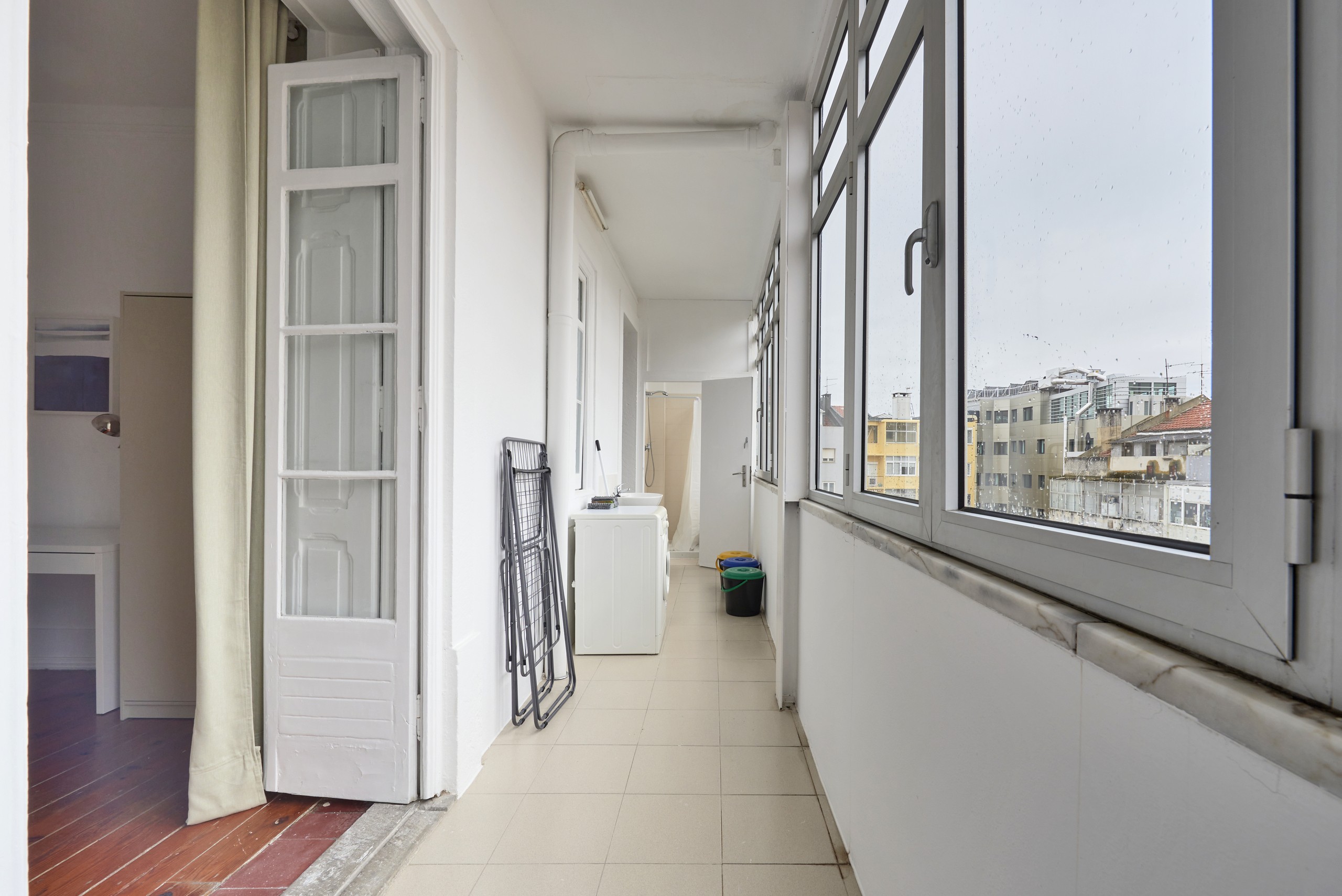 Rent Room Lisbon – Picoas 34# – Laundry Room