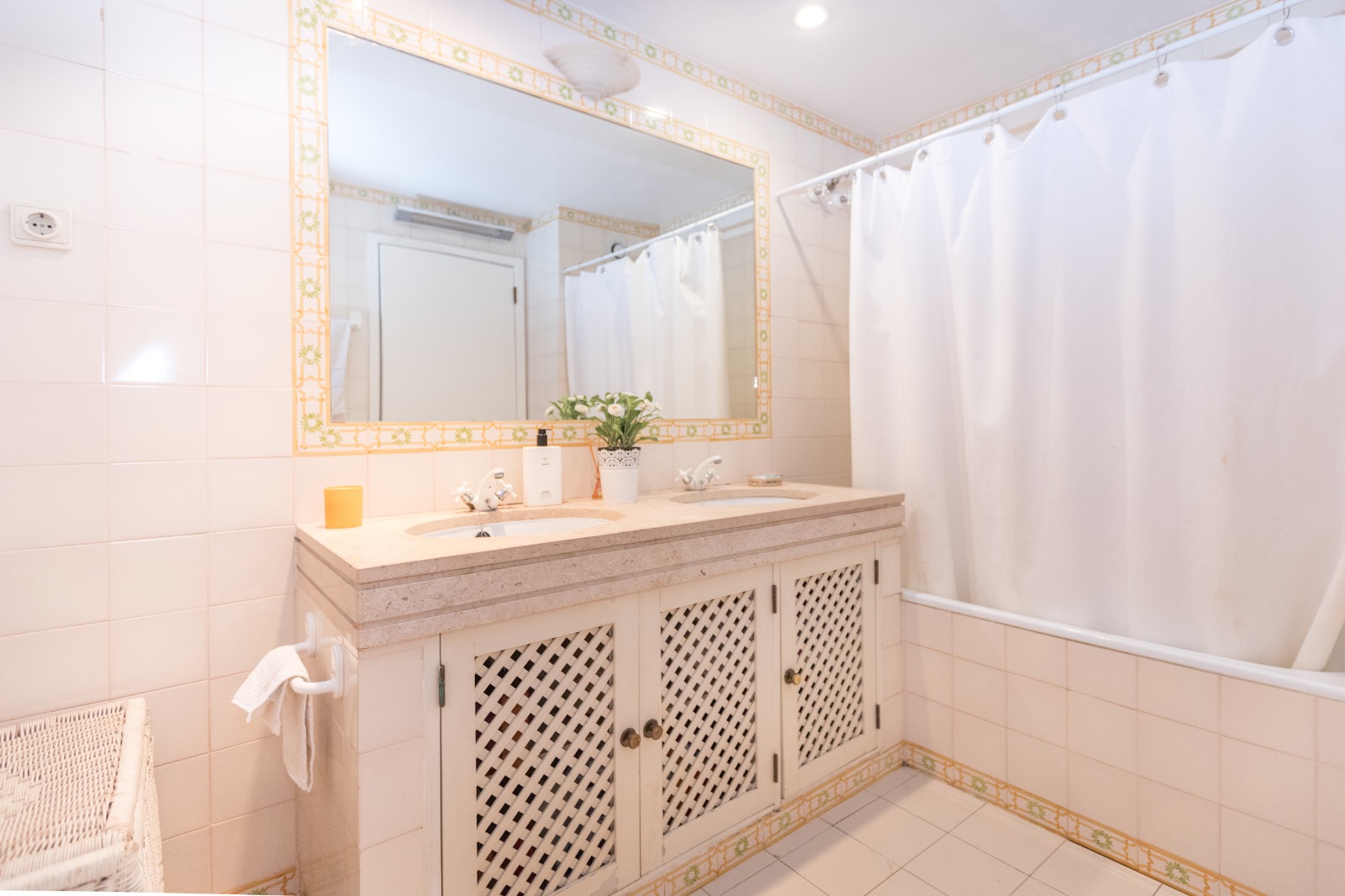 Rent Room Lisbon – Oeiras 36# - Bathroom