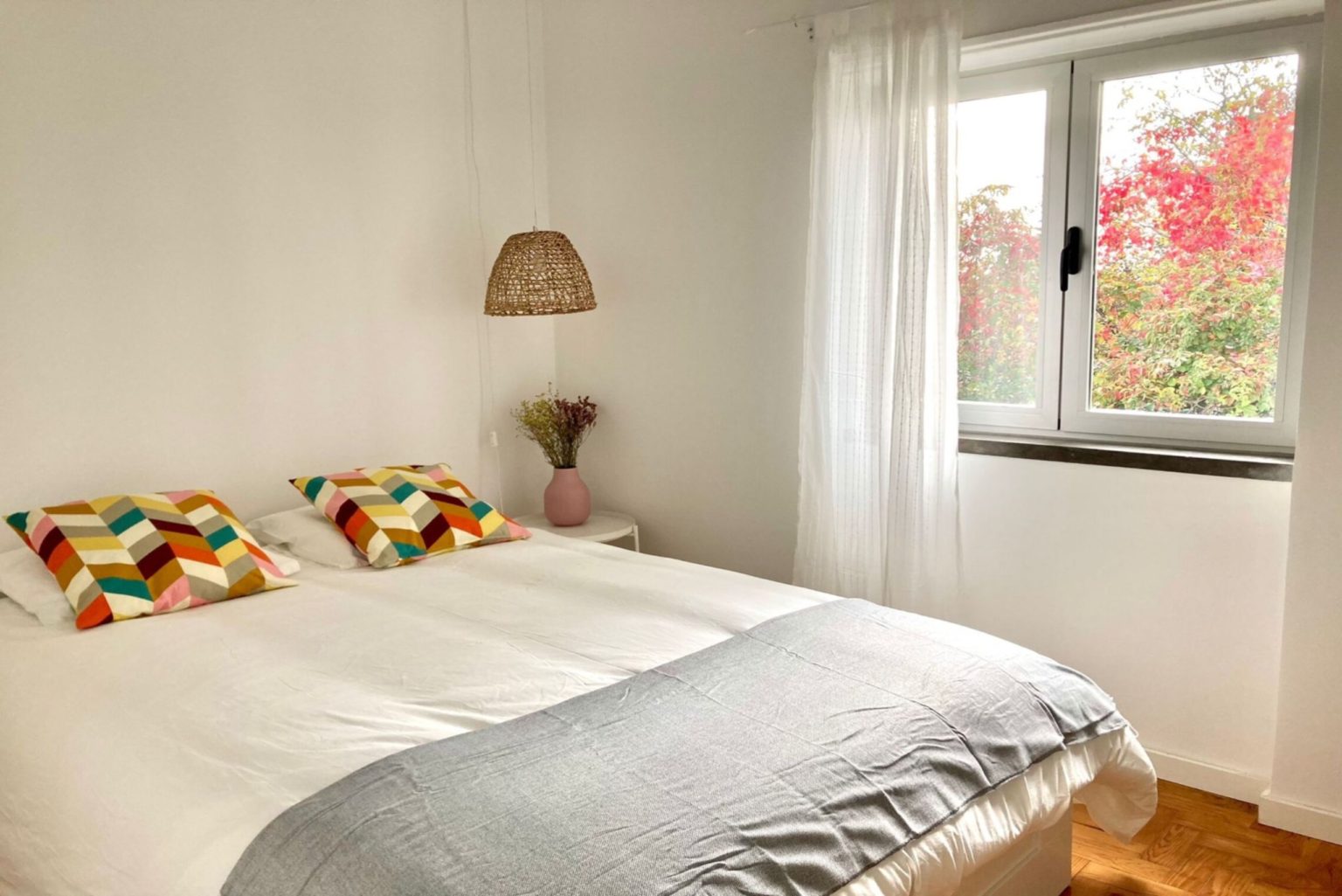 Rent Room Lisbon – Oeiras 29# – Bedroom