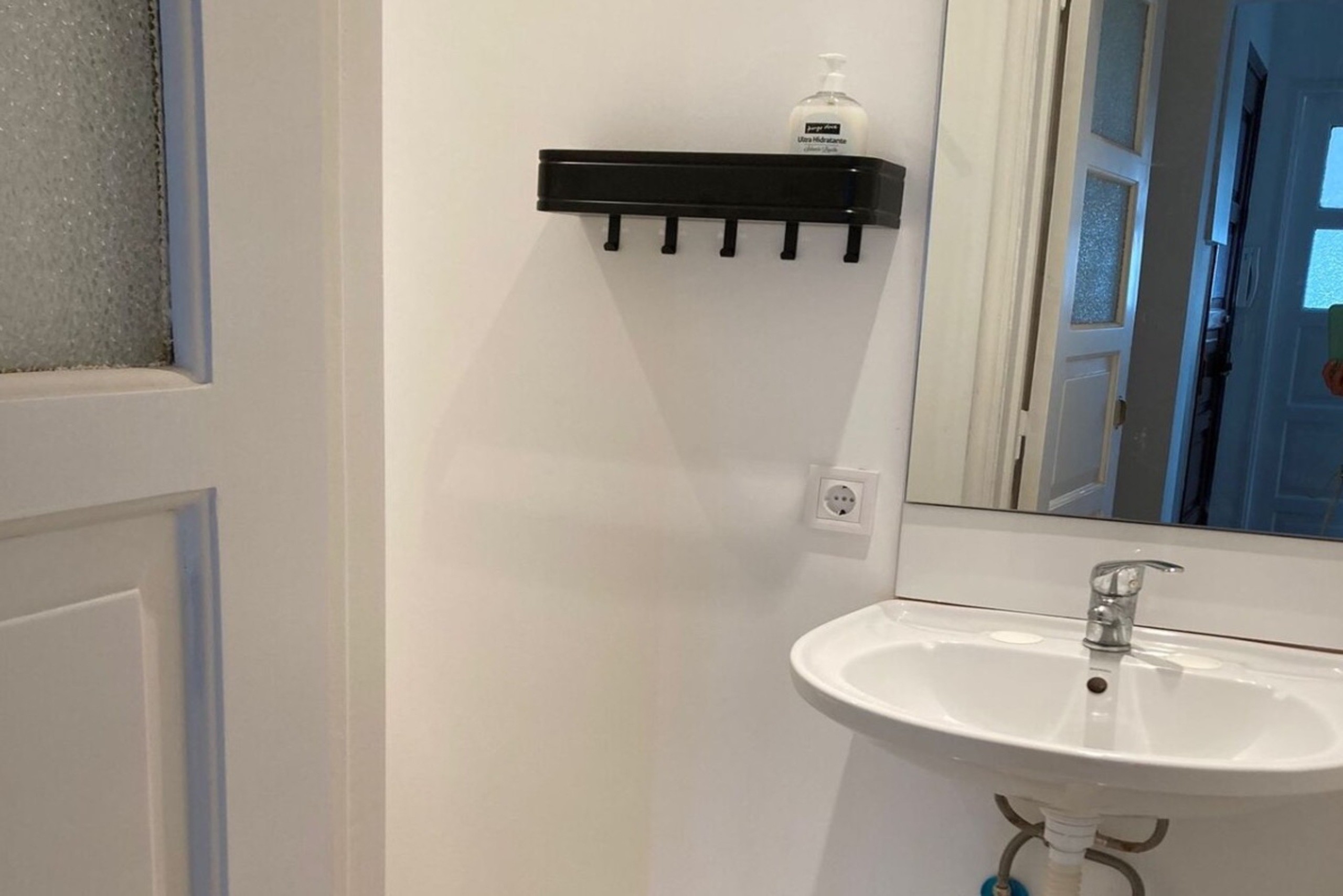 Rent Room Lisbon – Oeiras 29# – Bathroom