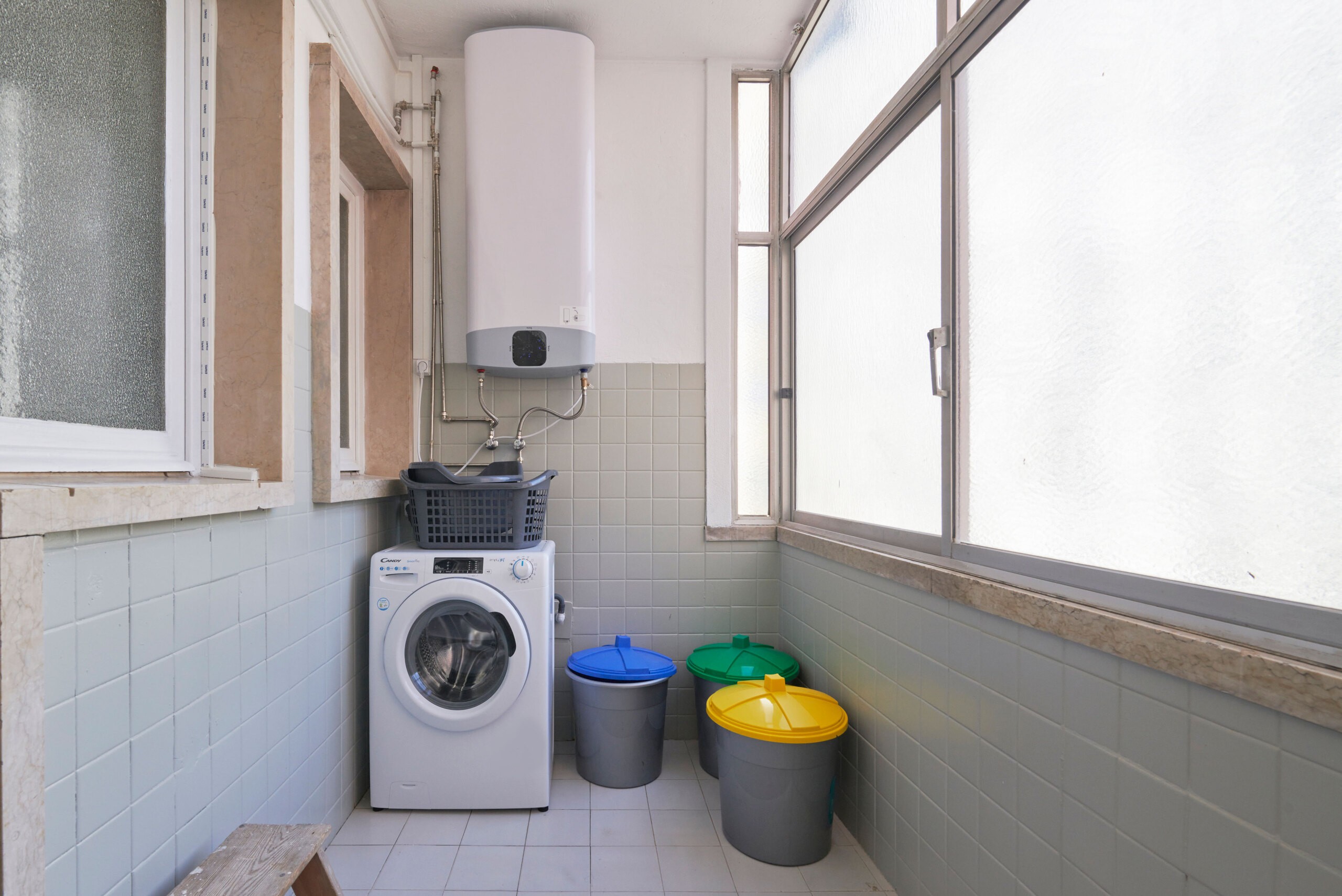 Rent Room Lisbon – Saldanha 9# – Laundry Room