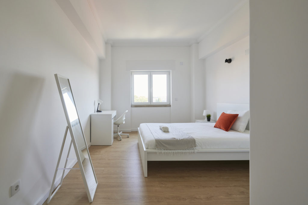 Rent Room Lisbon – Campo Grande 37# – Room 3