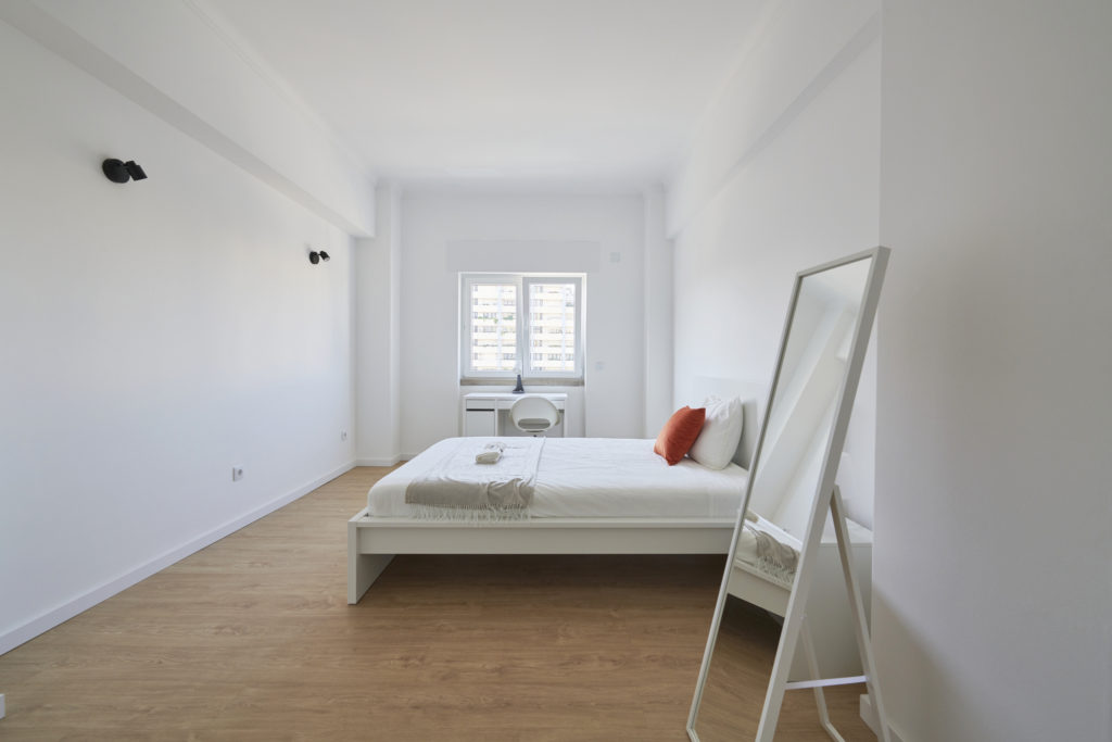 Rent Room Lisbon – Campo Grande 37# – Room 6
