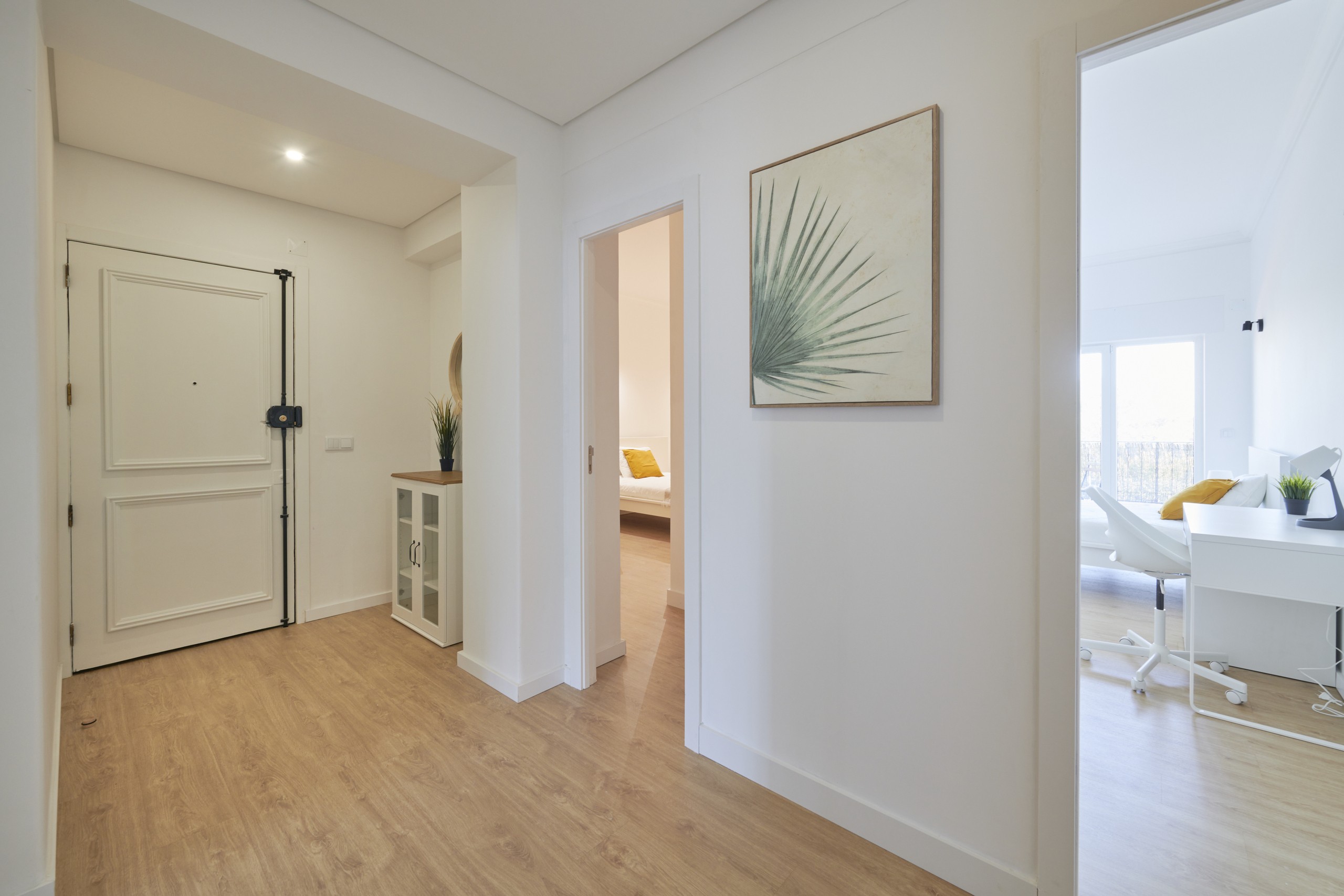 Rent Room Lisbon – Campo Grande 37# – Hallway