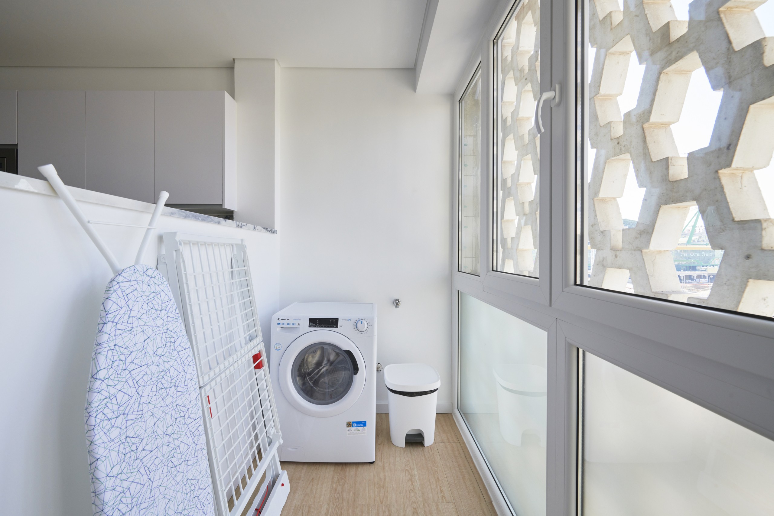 Rent Room Lisbon – Campo Grande 37# – Laundry Room