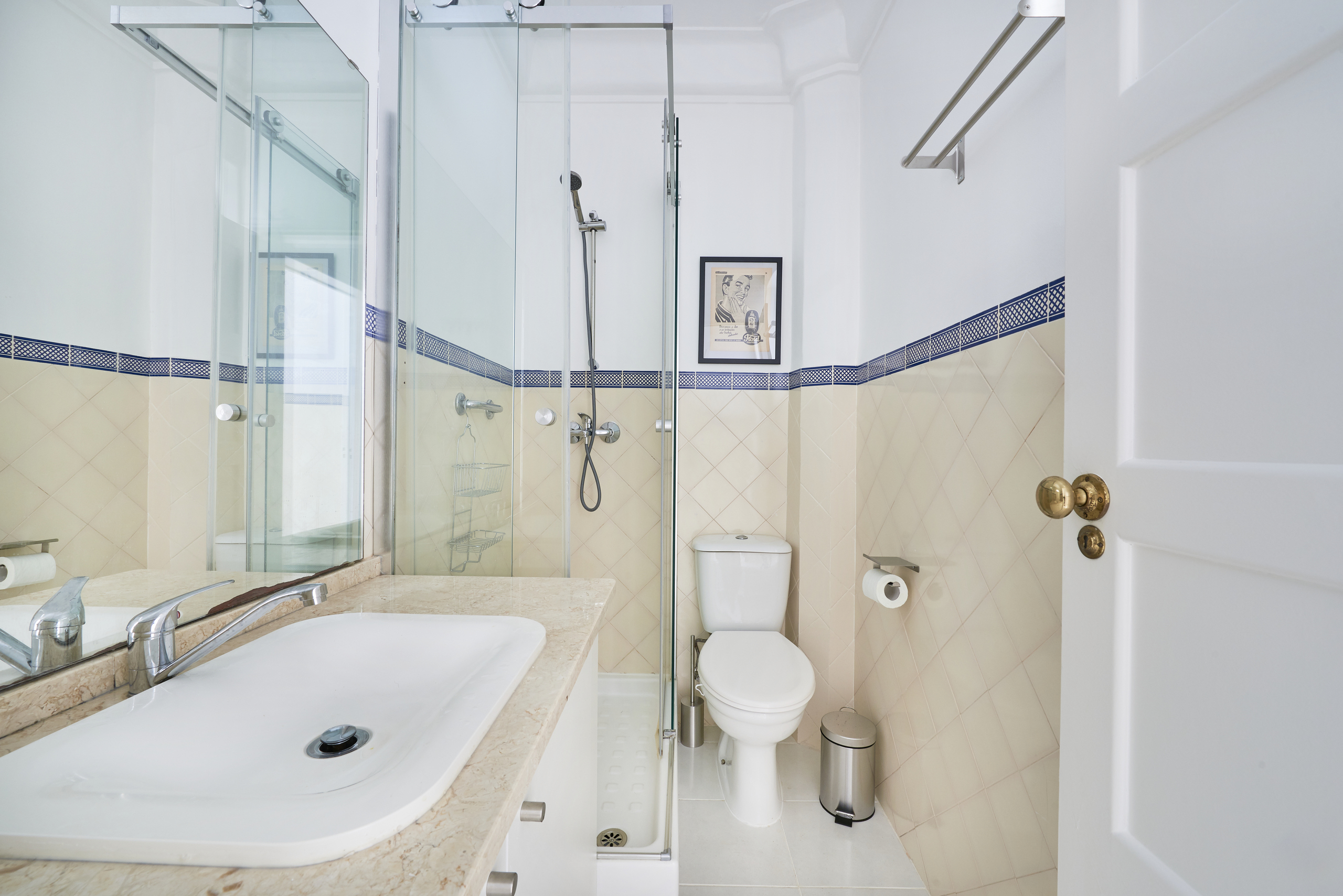 Rent Room Lisbon – Saldanha 3# - Bathroom 2