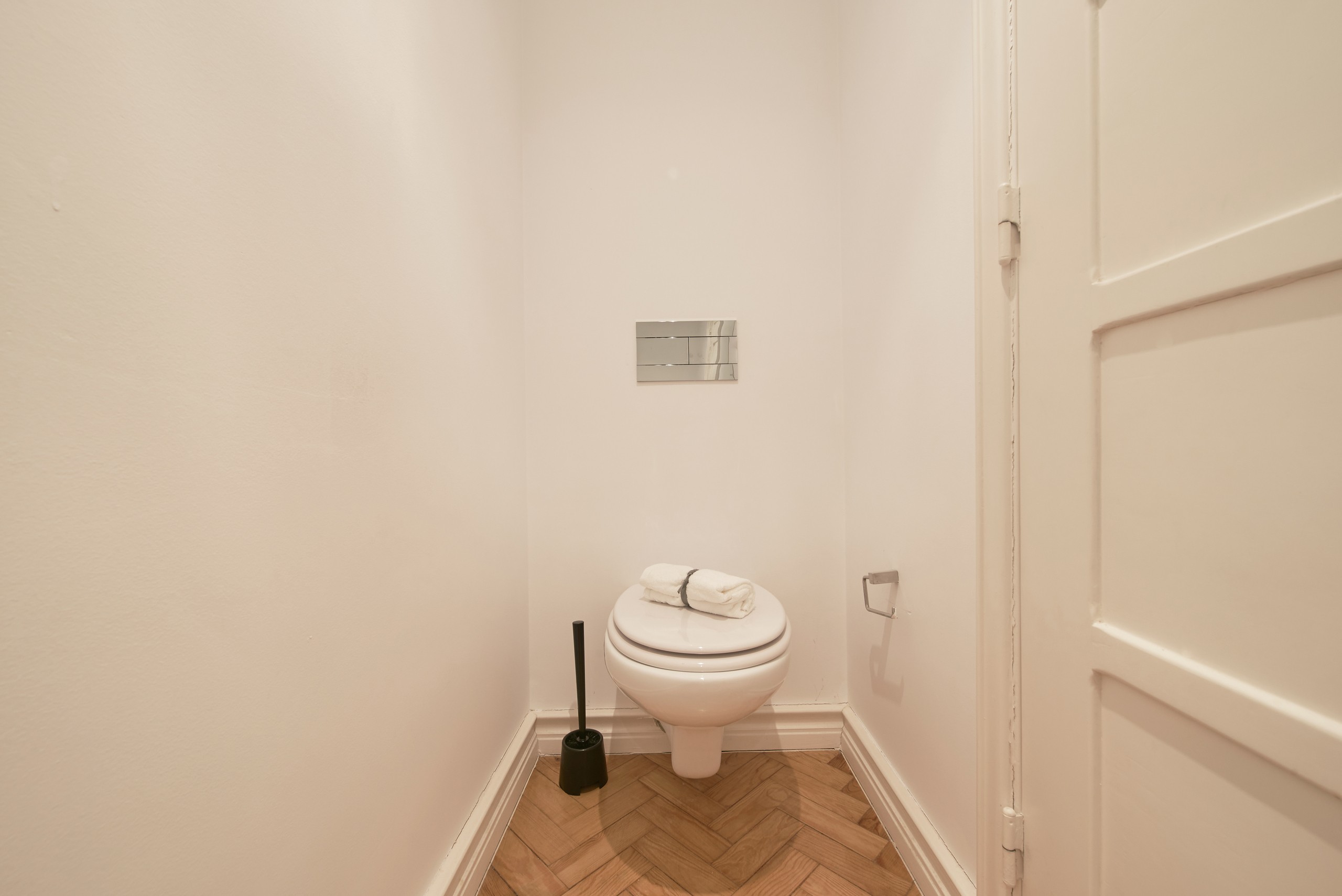 Rent Room Lisbon – Alvalade 38# - Bathroom 1
