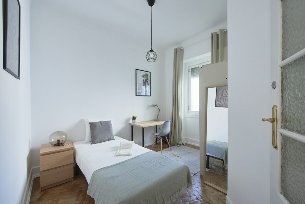 Rent Room Lisbon – Anjos 42# - Room 5