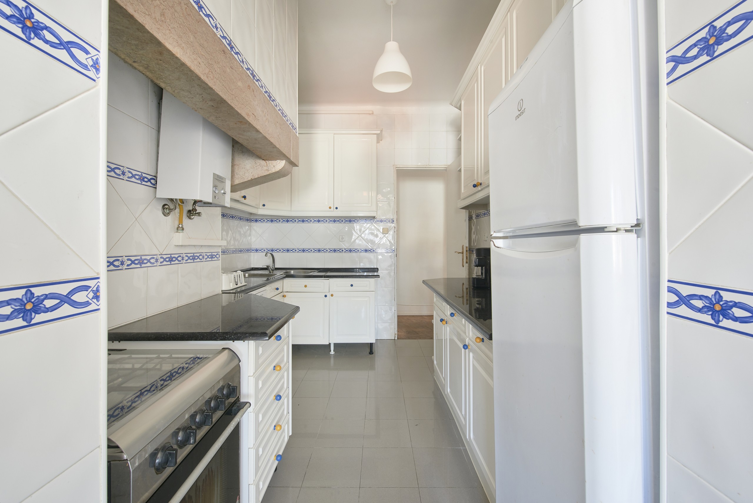 Rent Room Lisbon – Anjos 42# - Kitchen