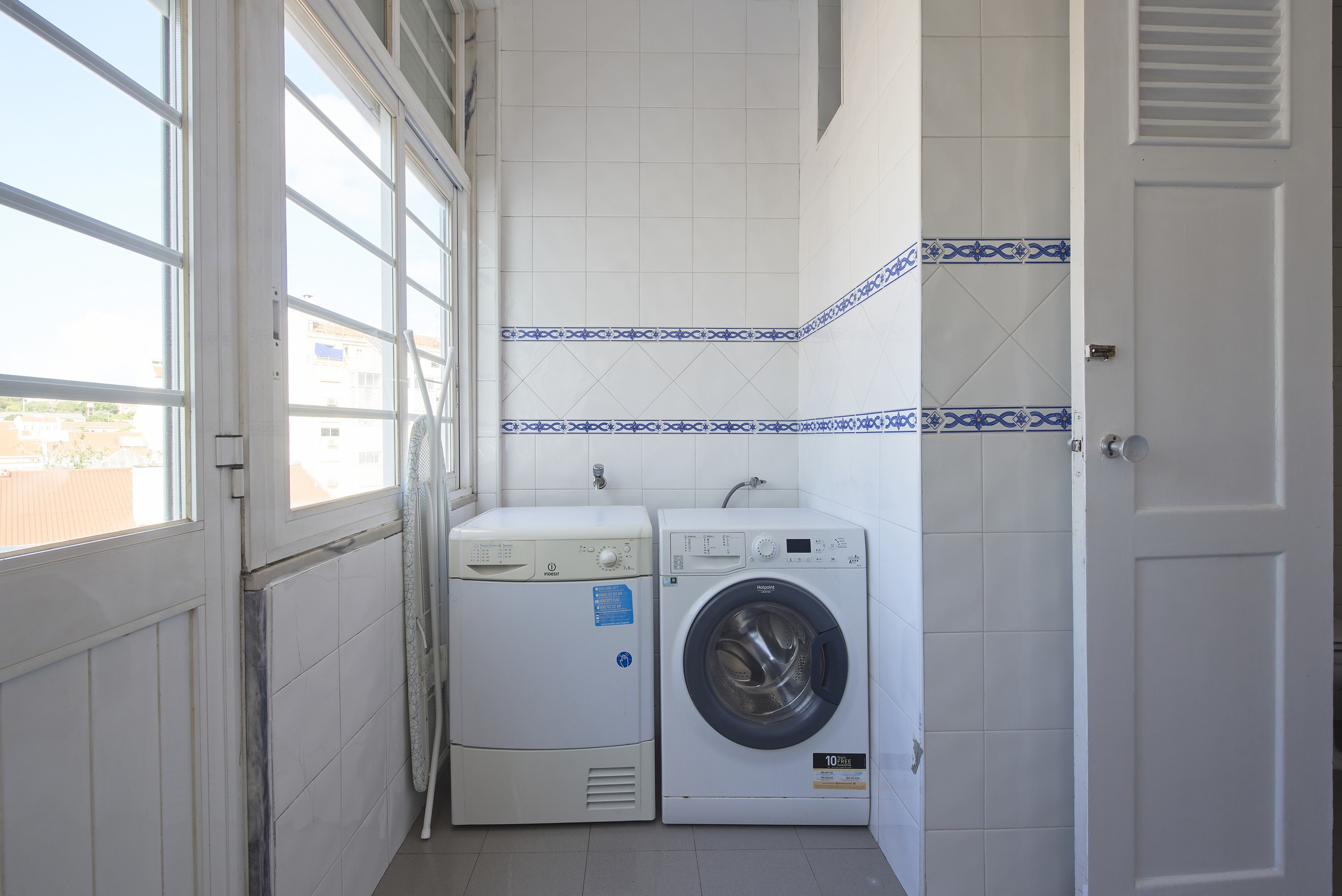 Rent Room Lisbon – Anjos 42# - Laundry Room