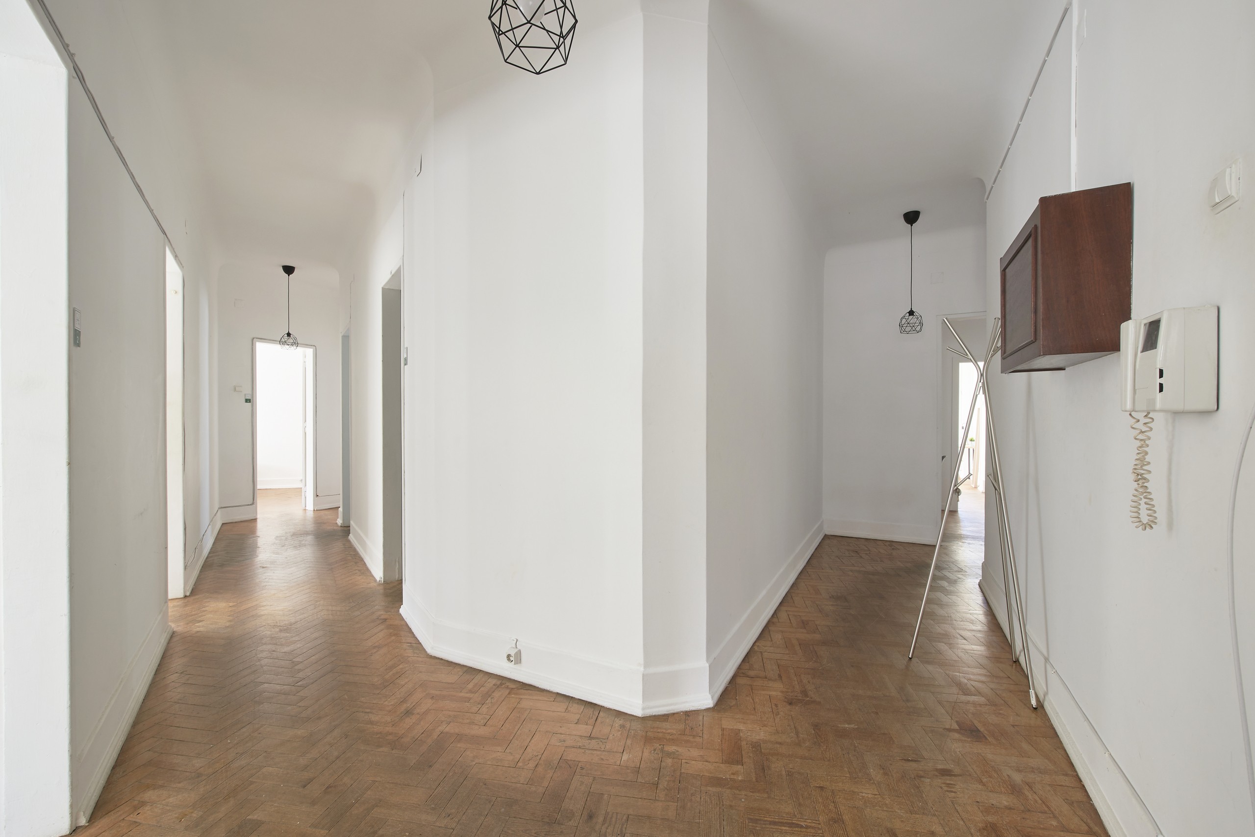 Rent Room Lisbon – Anjos 42# - Hallway