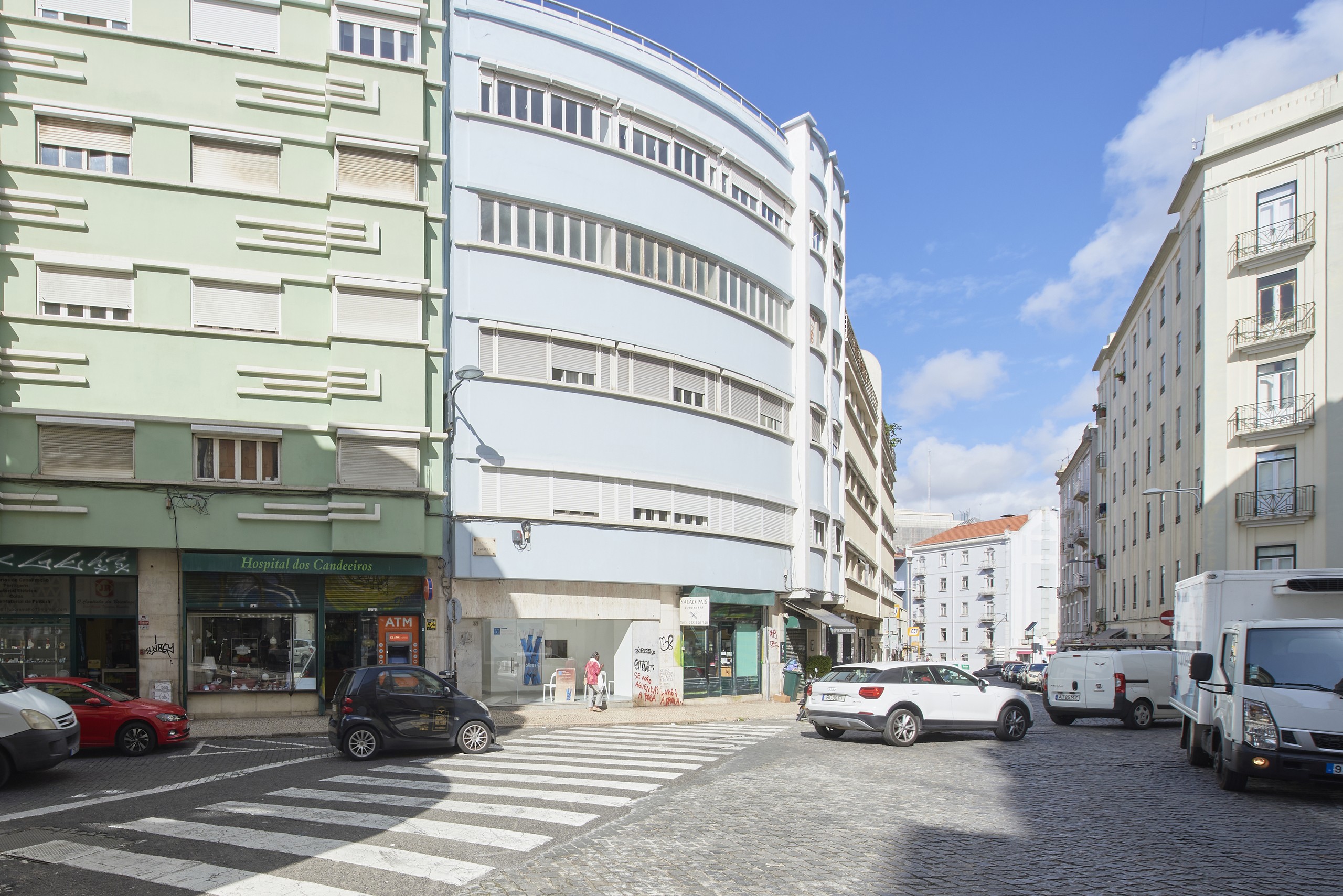 Rent Room Lisbon – Anjos 42# - Outside