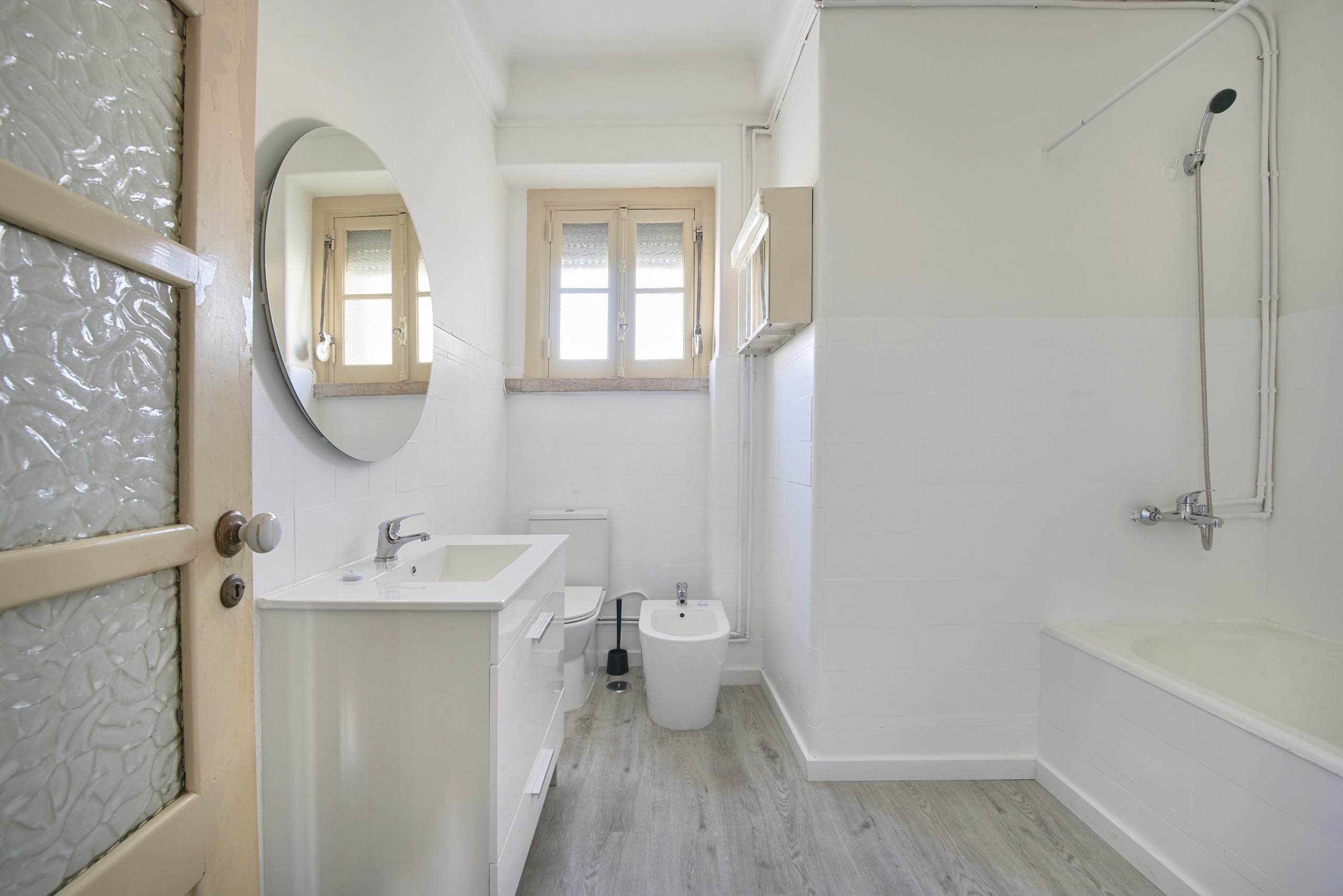Rent Room Lisbon – Alameda 44# - Bathroom 1