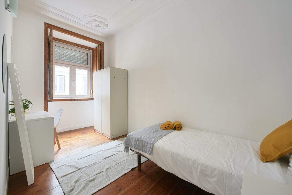 Rent Room Lisbon – Intendente 45# - Room 1