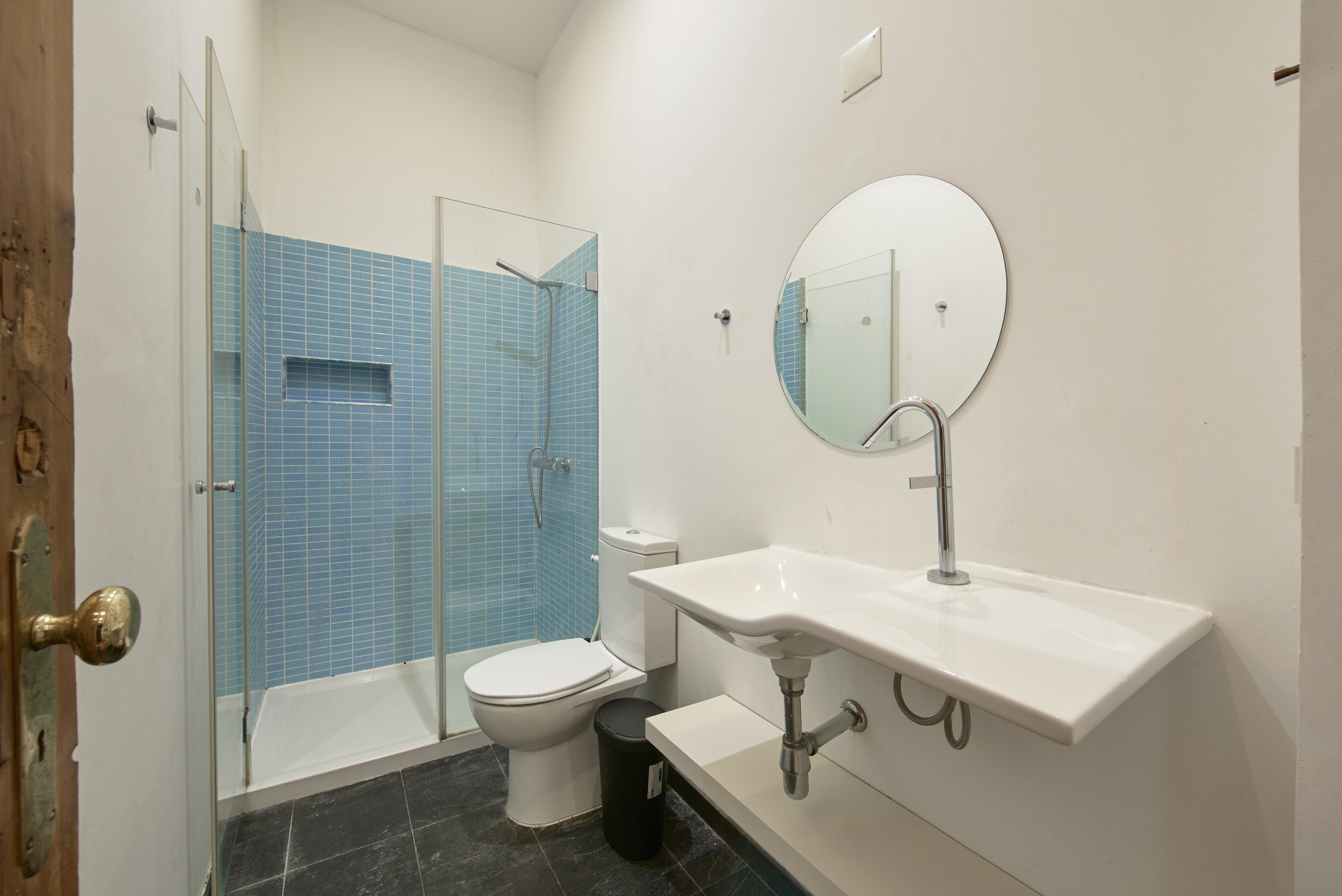 Rent Room Lisbon – Intendente 45# - Bathroom 2