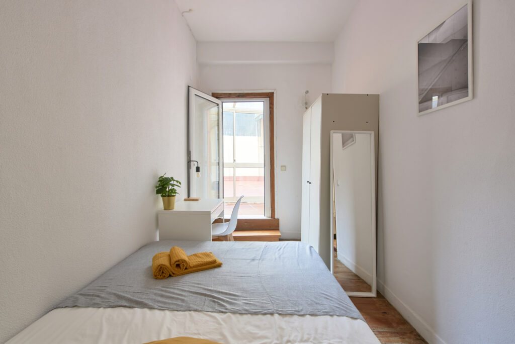 Rent Room Lisbon – Intendente 45# - Room 8