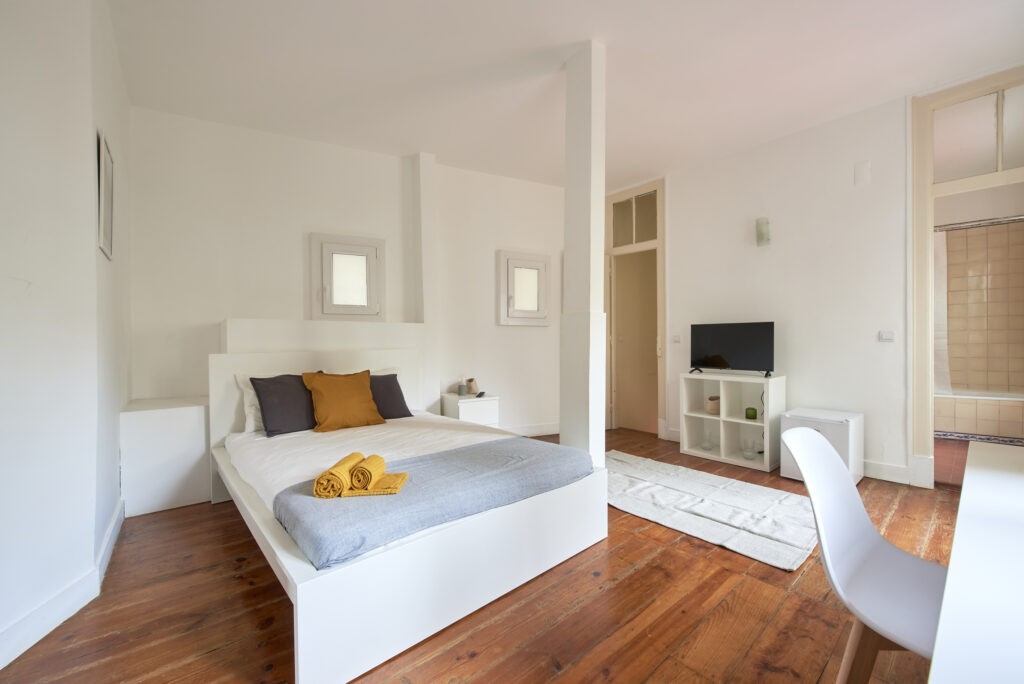 Rent Room Lisbon – Intendente 45# - Room 9