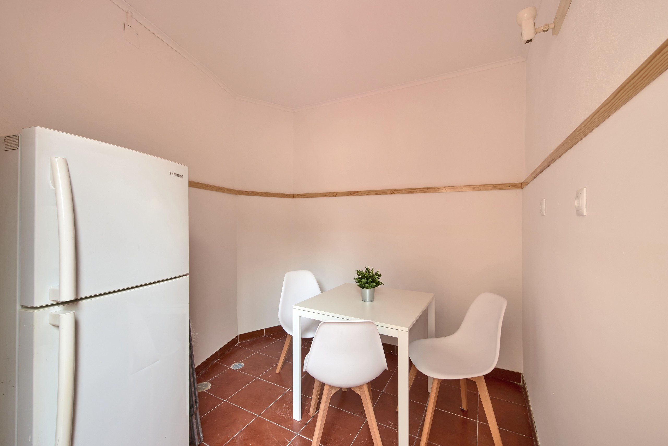 Rent Room Lisbon – Intendente 45# - Dining Room