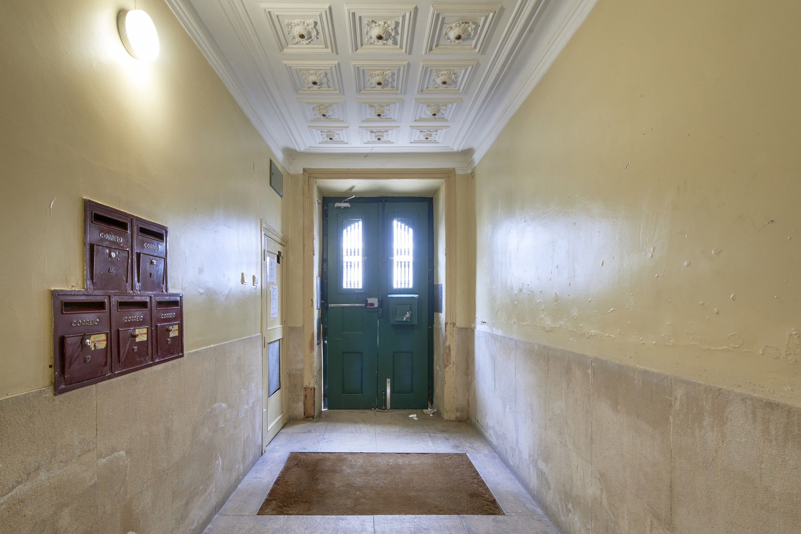 Rent Room Lisbon – Intendente 45# - Building
