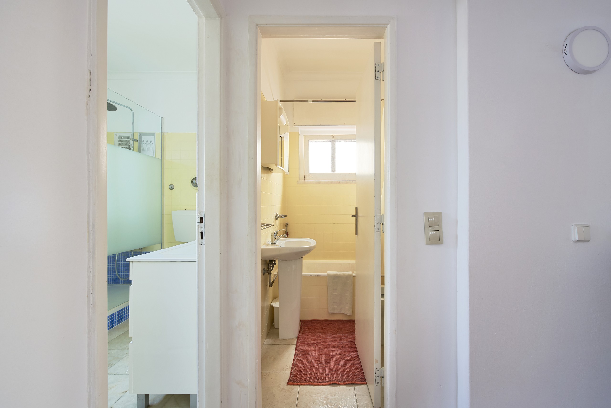 Rent Room Lisbon – Sassoeiros 46# - Hallway