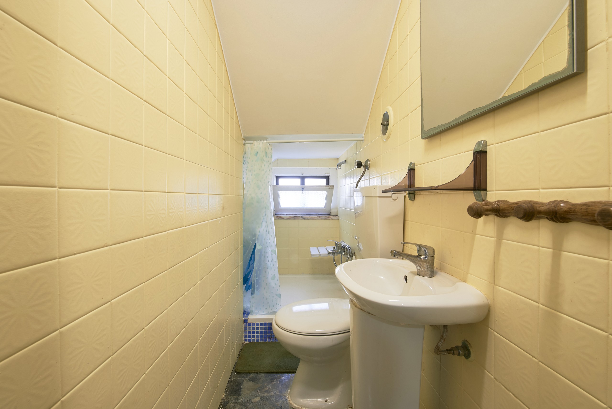 Rent Room Lisbon – Sassoeiros 46# - Bathroom 3
