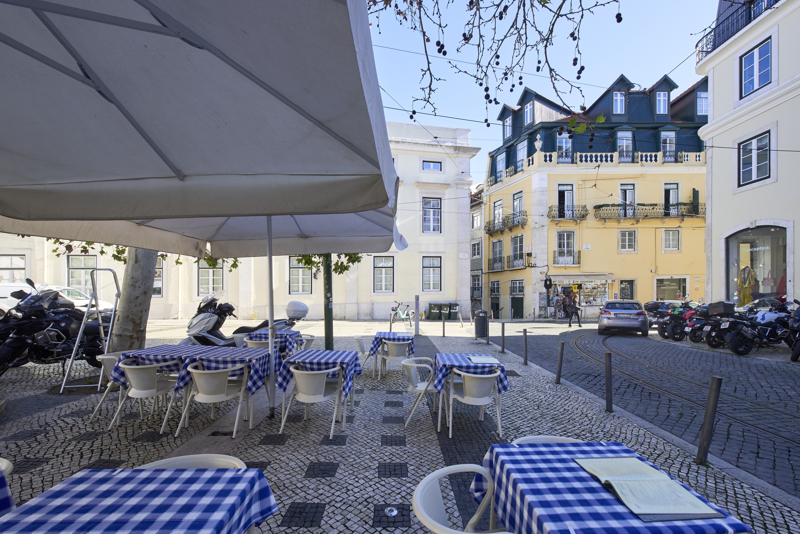Rent Room Lisbon – Chiado 47# - Outside