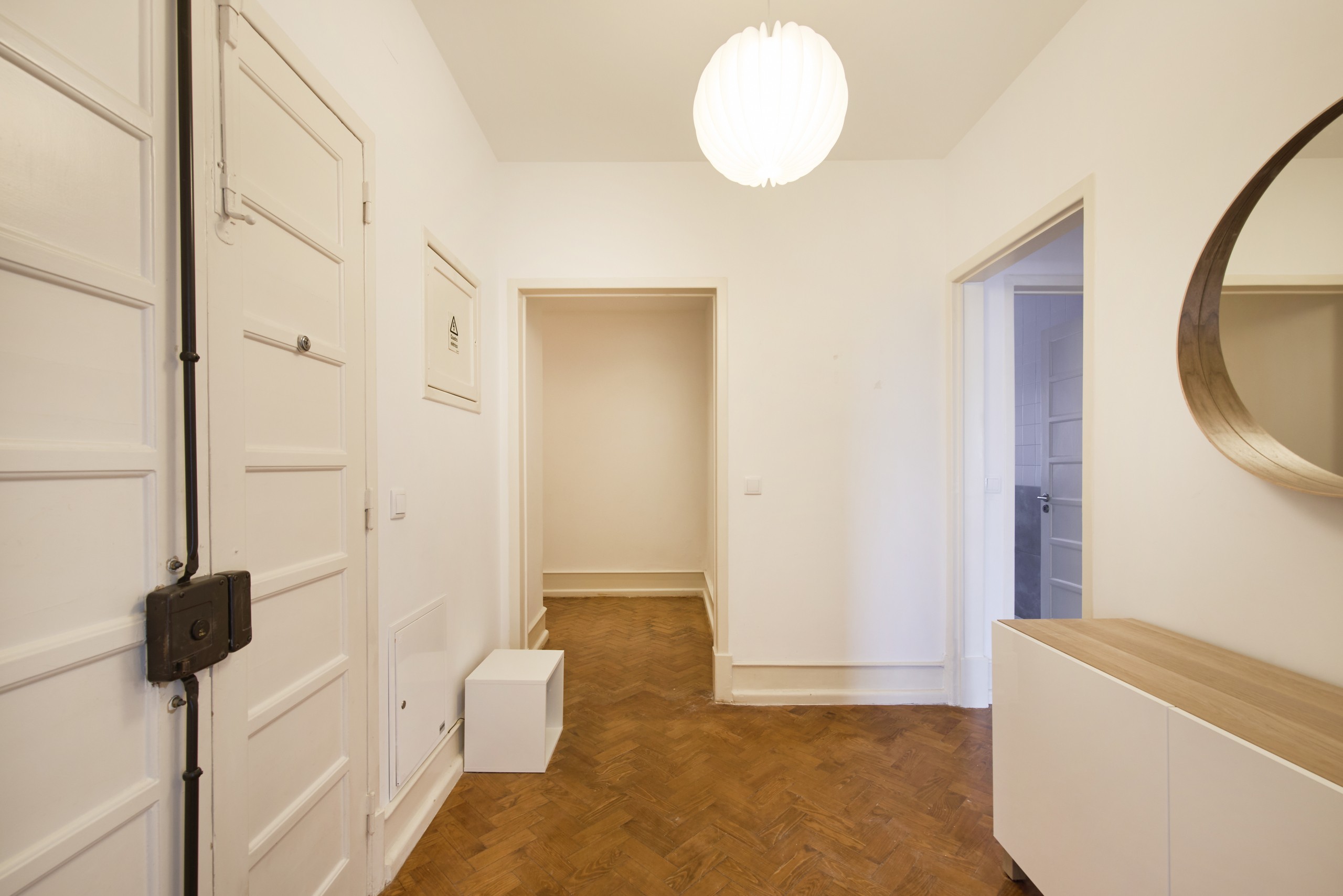 Rent Room Lisbon – Marquês de Pombal 49# - Hallway