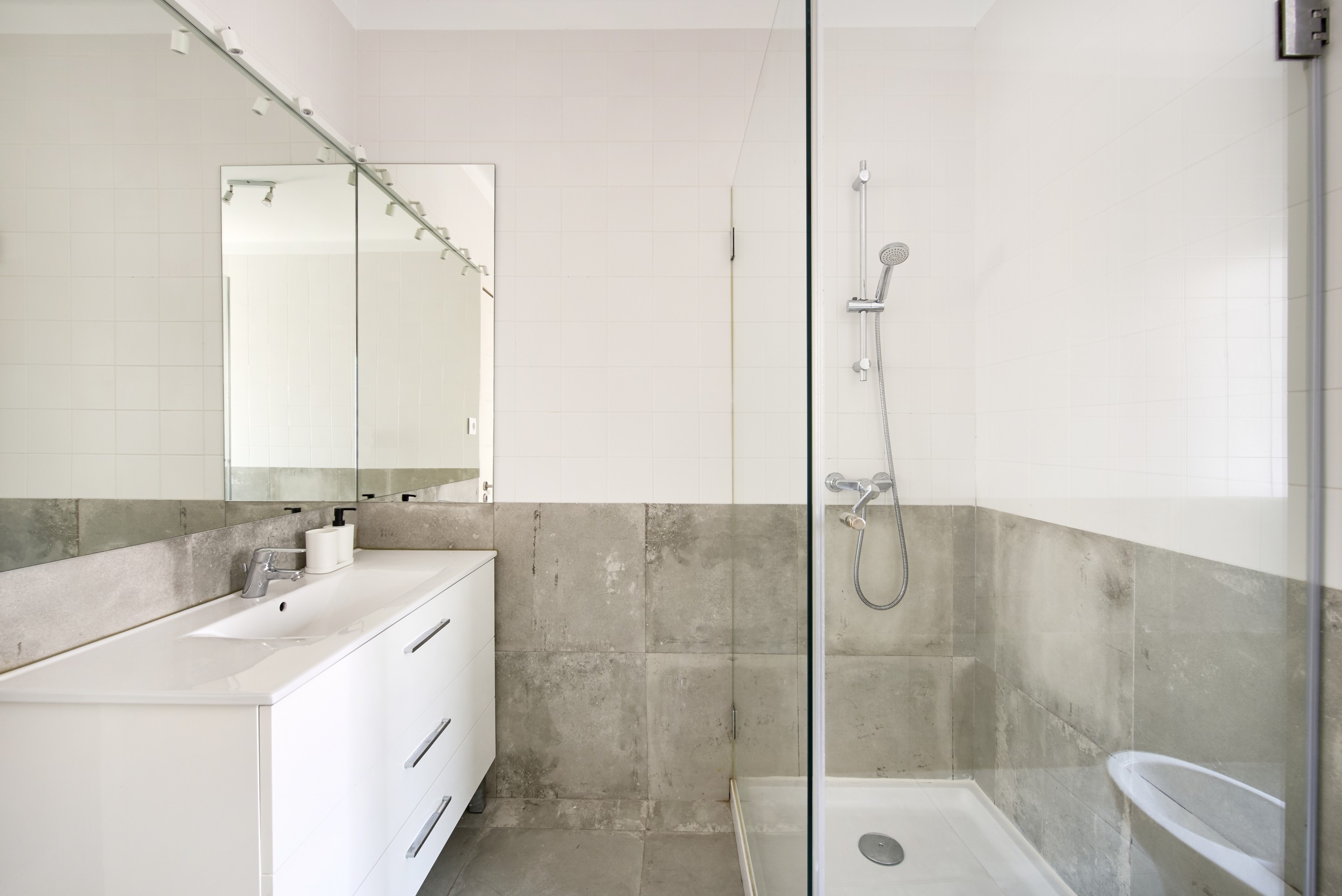 Rent Room Lisbon – Marquês de Pombal 49# - Bathroom 1