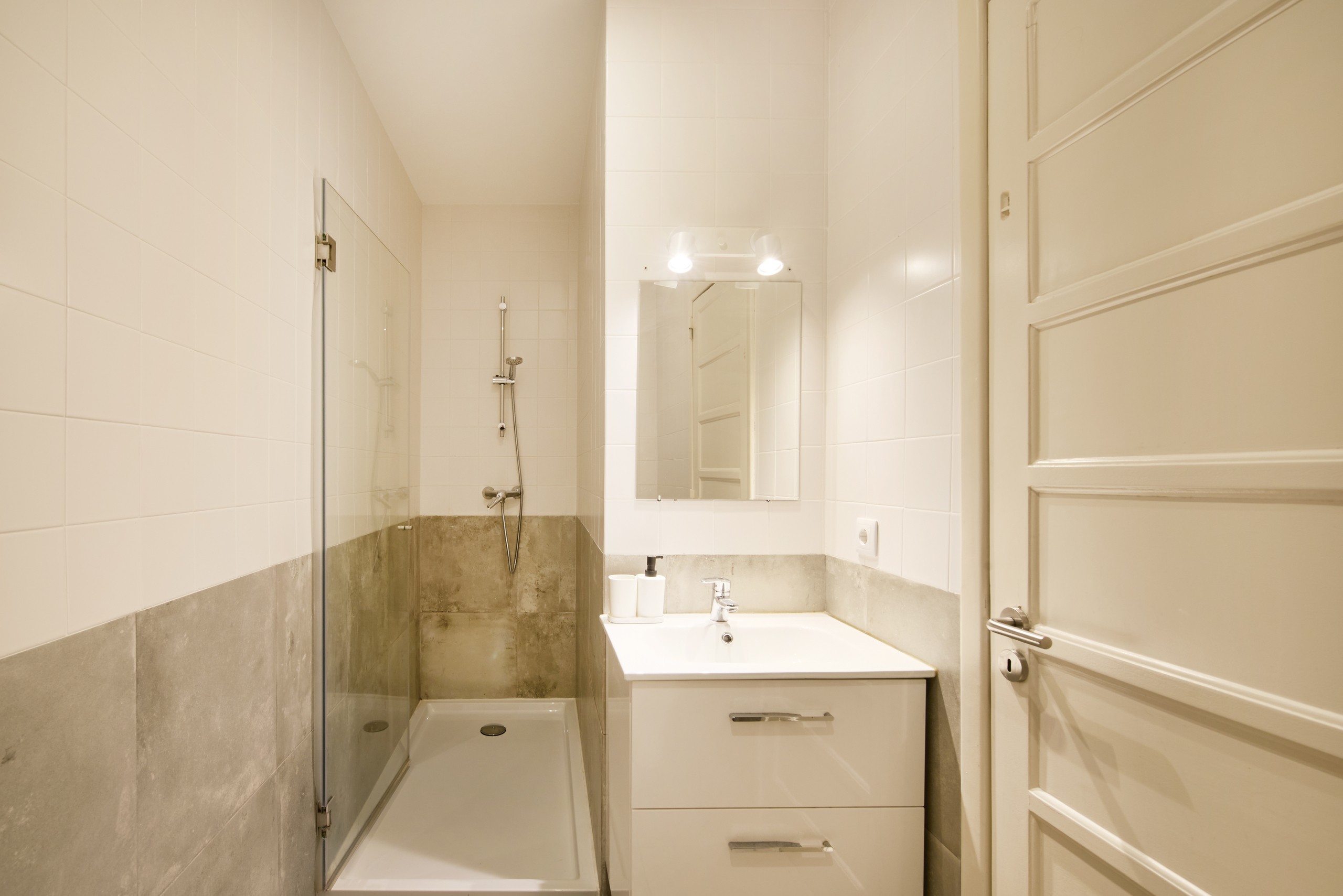 Rent Room Lisbon – Marquês de Pombal 49# - Bathroom 2