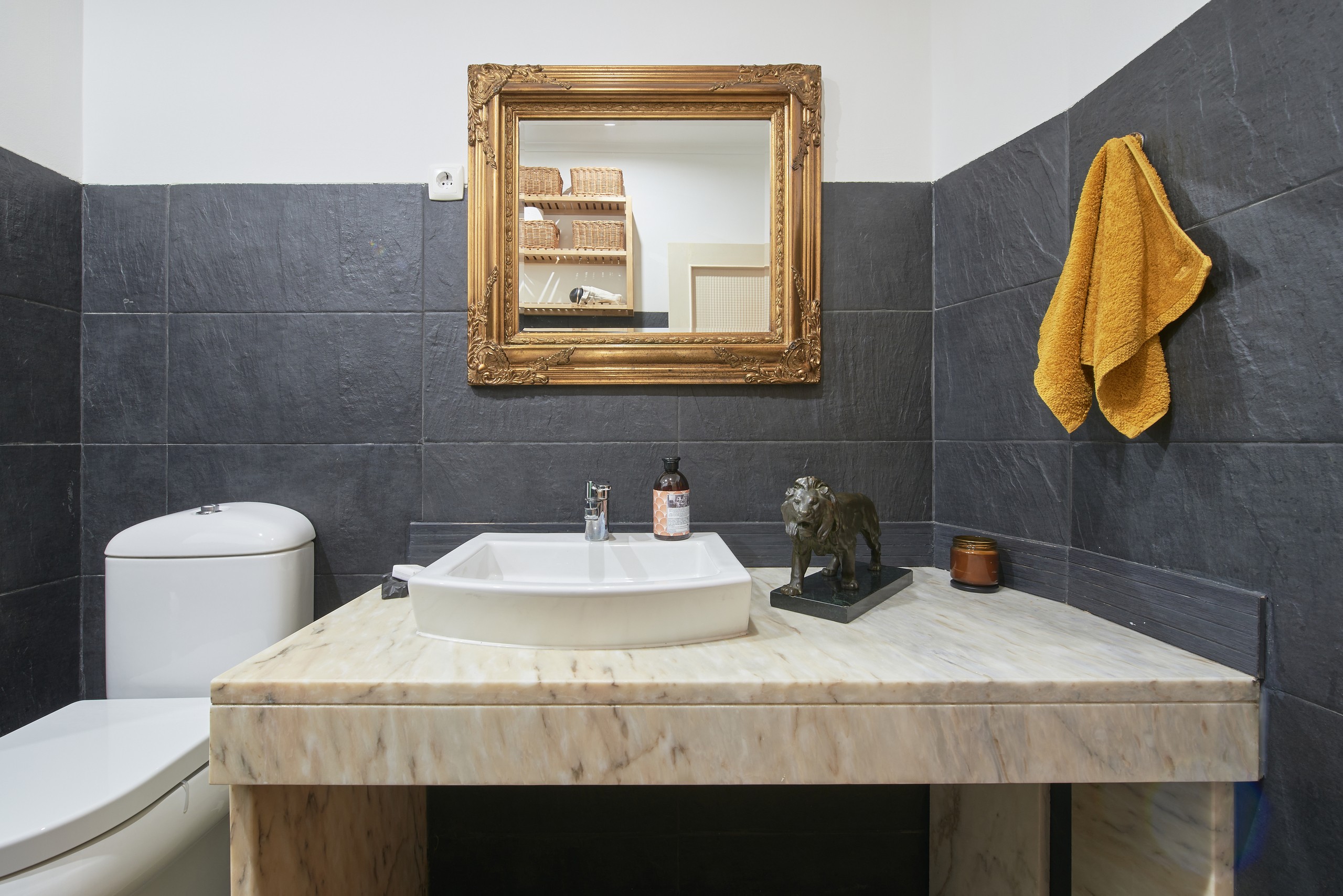 Rent Room Lisbon – Arroios 54# - Bathroom 1