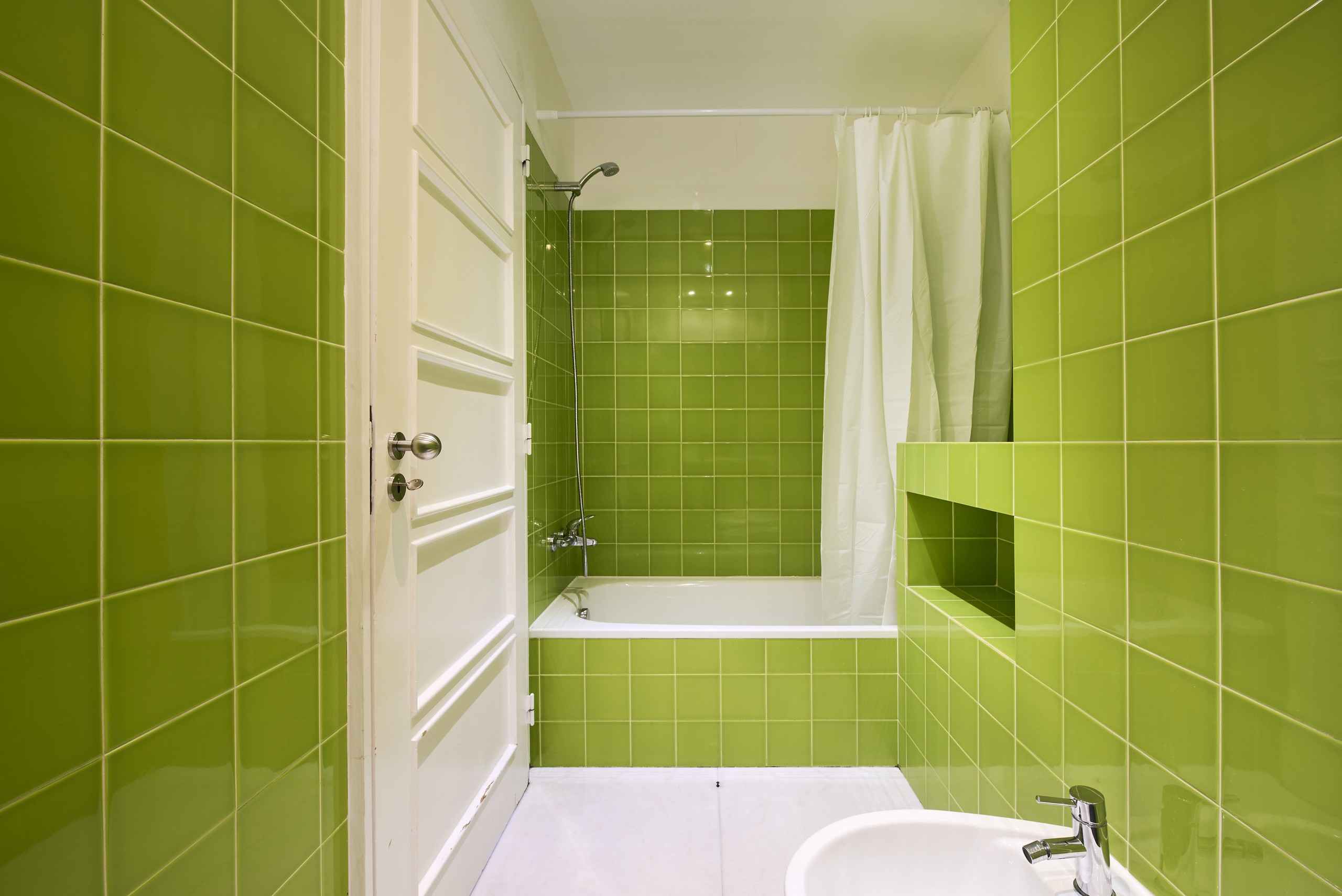 Rent Room Lisbon – Alvalade 48# - Bathroom 2