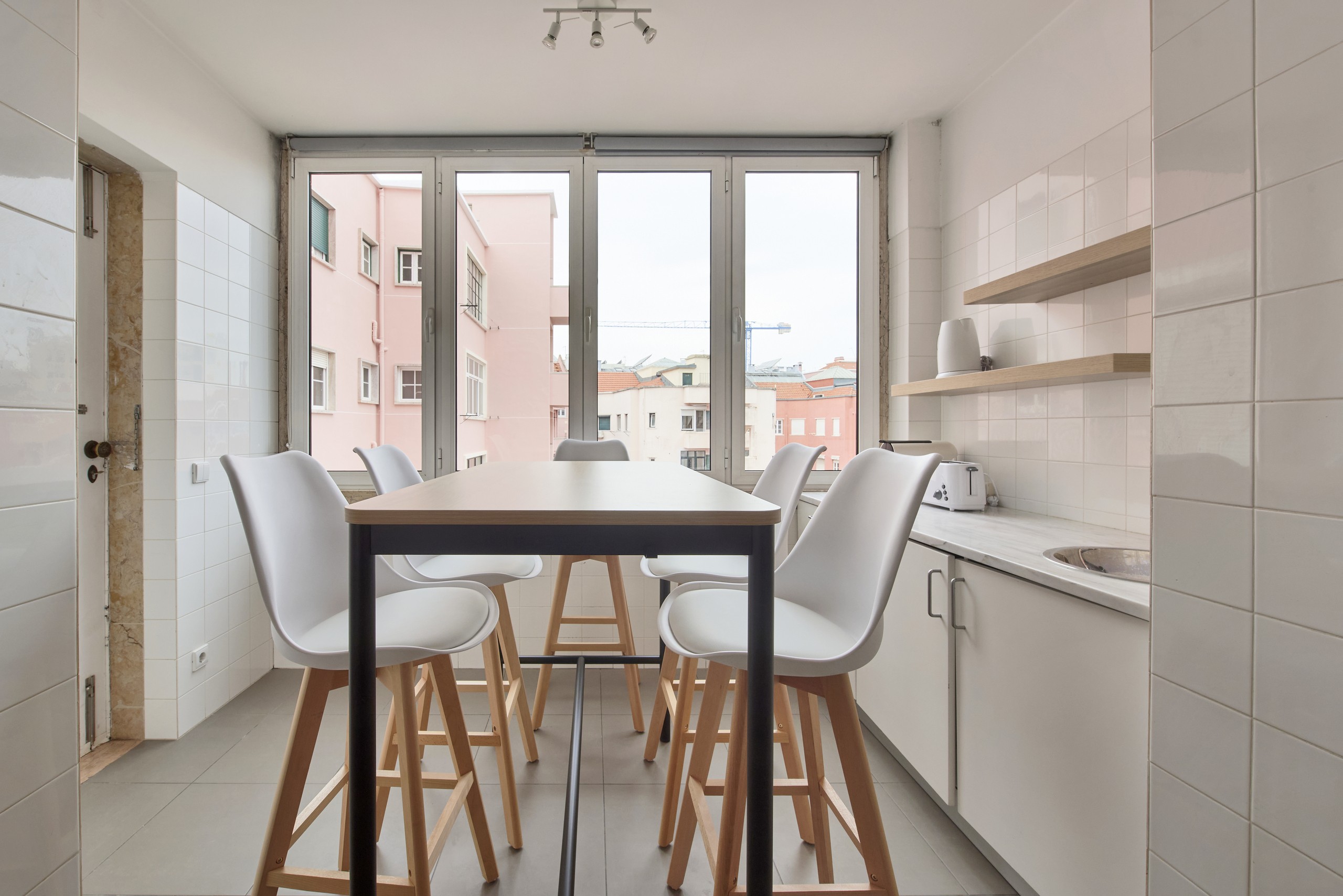 Rent Room Lisbon – Alvalade 48# - Dining Room