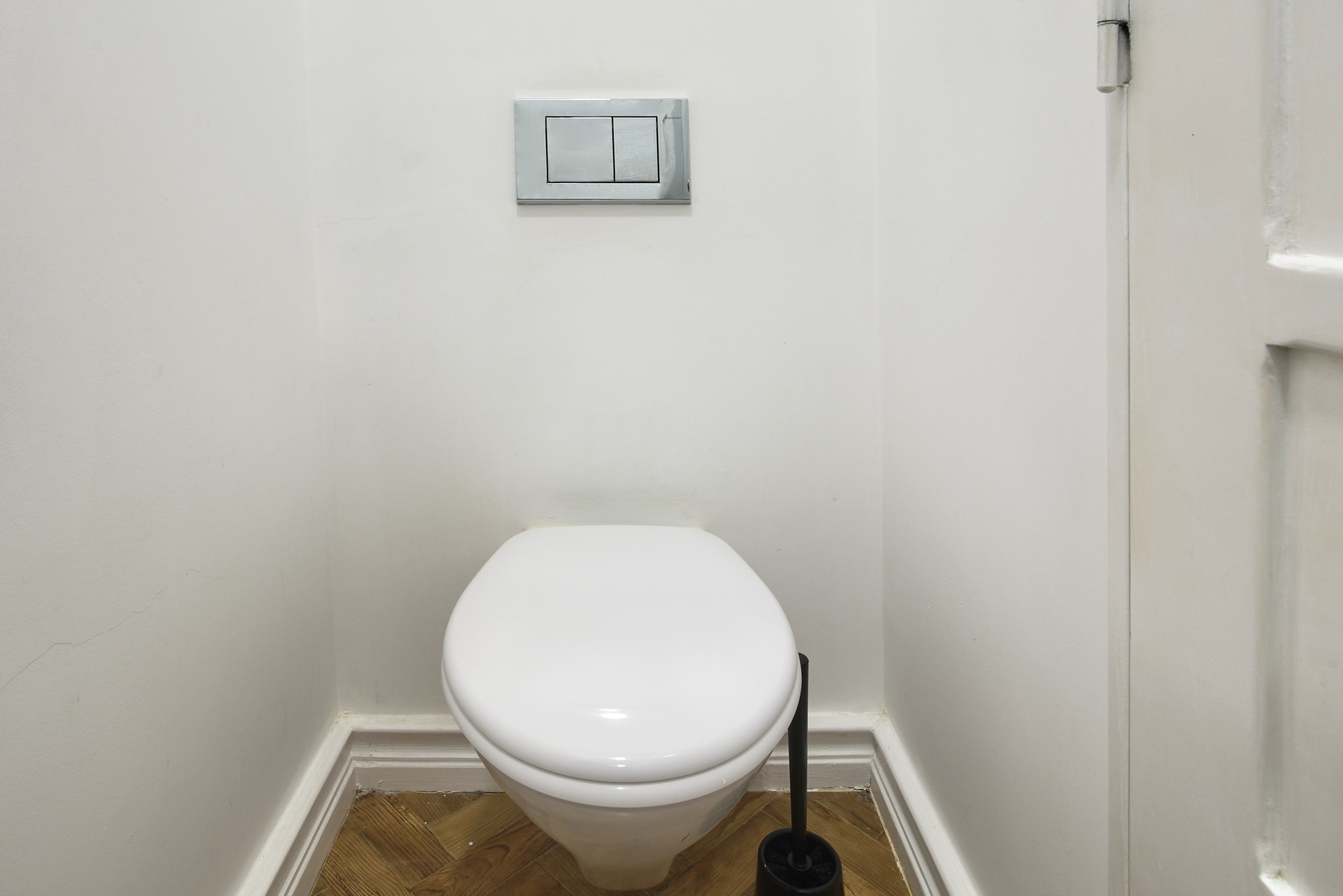 Rent Room Lisbon – Alvalade 48# - Bathroom 1