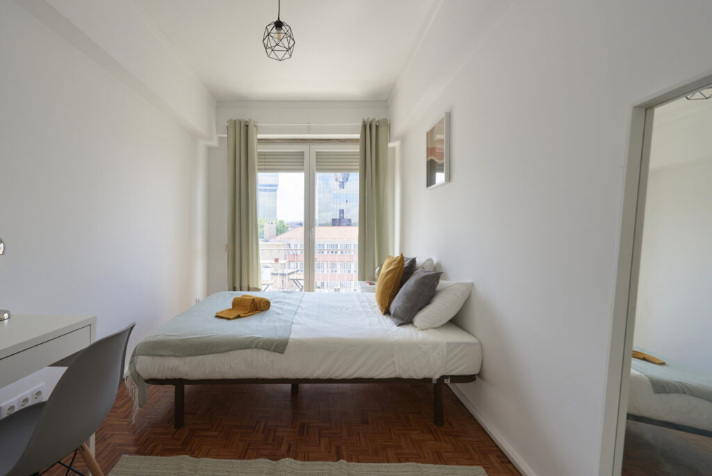 Rent Room Lisbon – Campolide 50# - Room 2