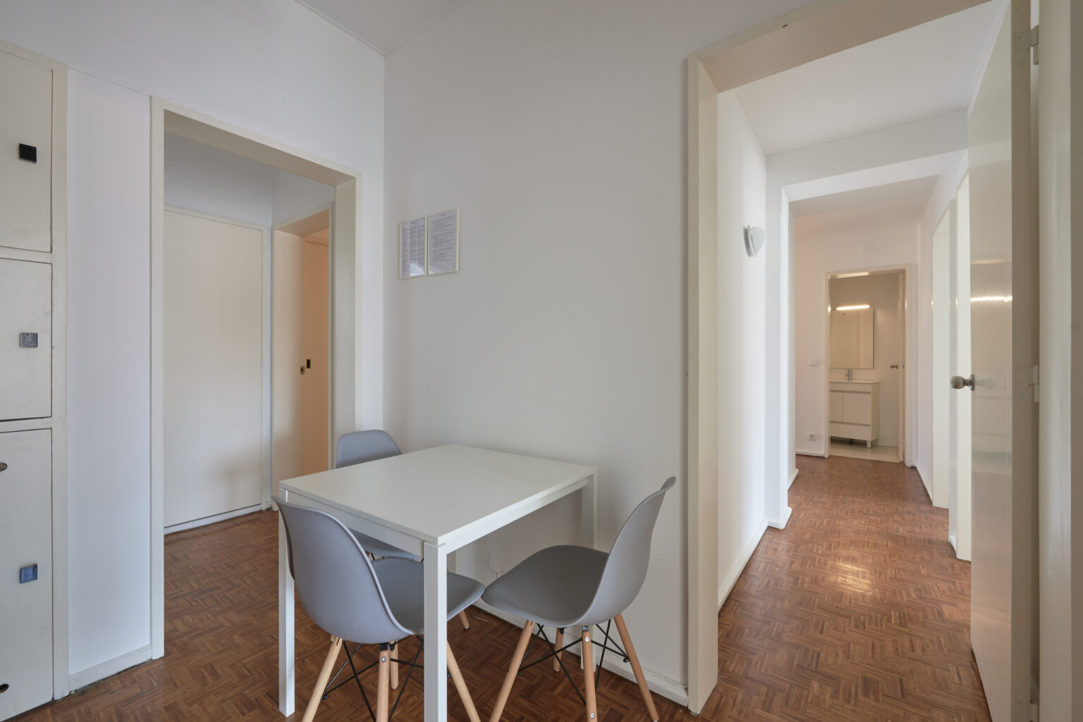 Rent Room Lisbon – Campolide 50# - Dining Room
