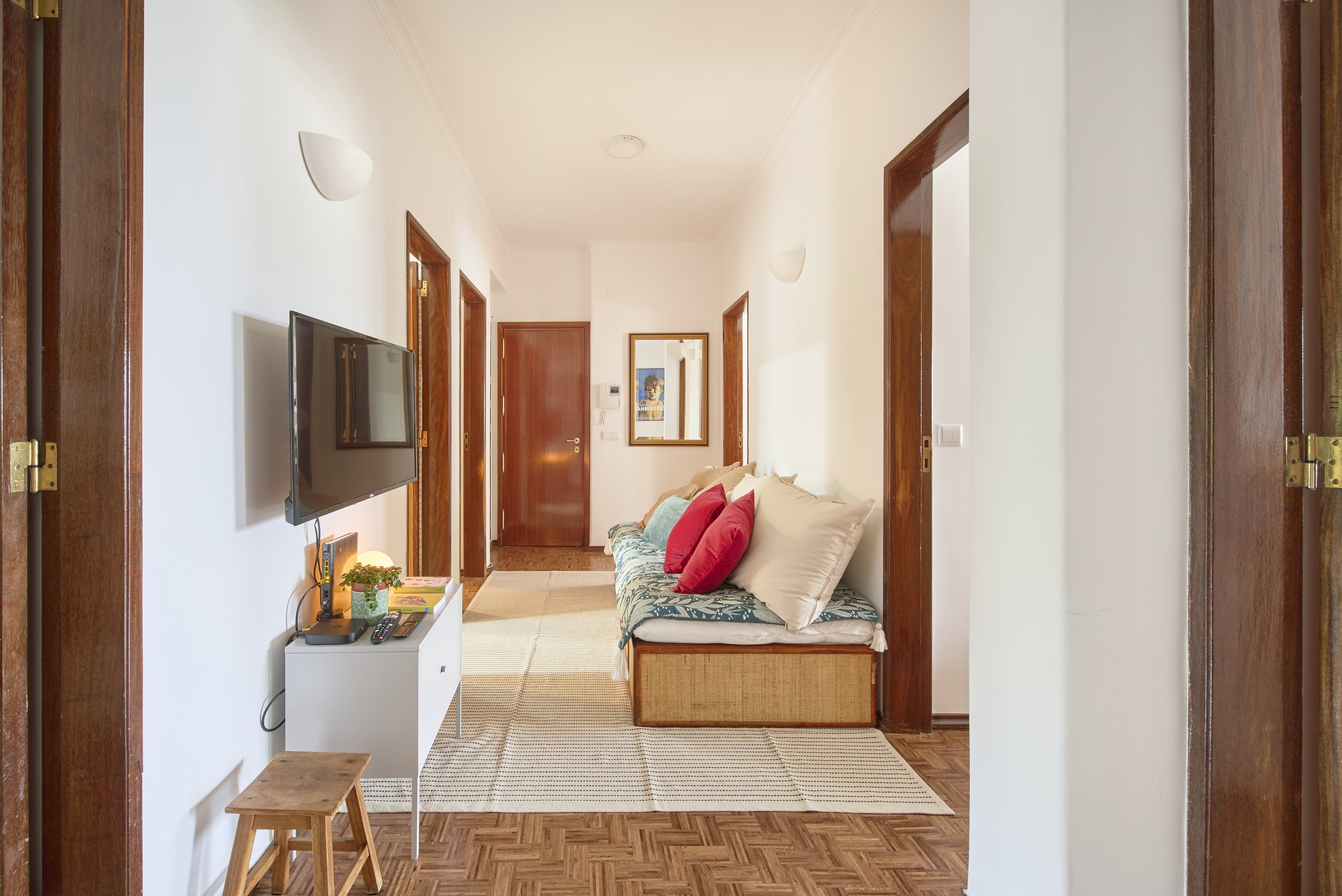 Rent Room Lisbon – Laranjeiras 53# - Living Room
