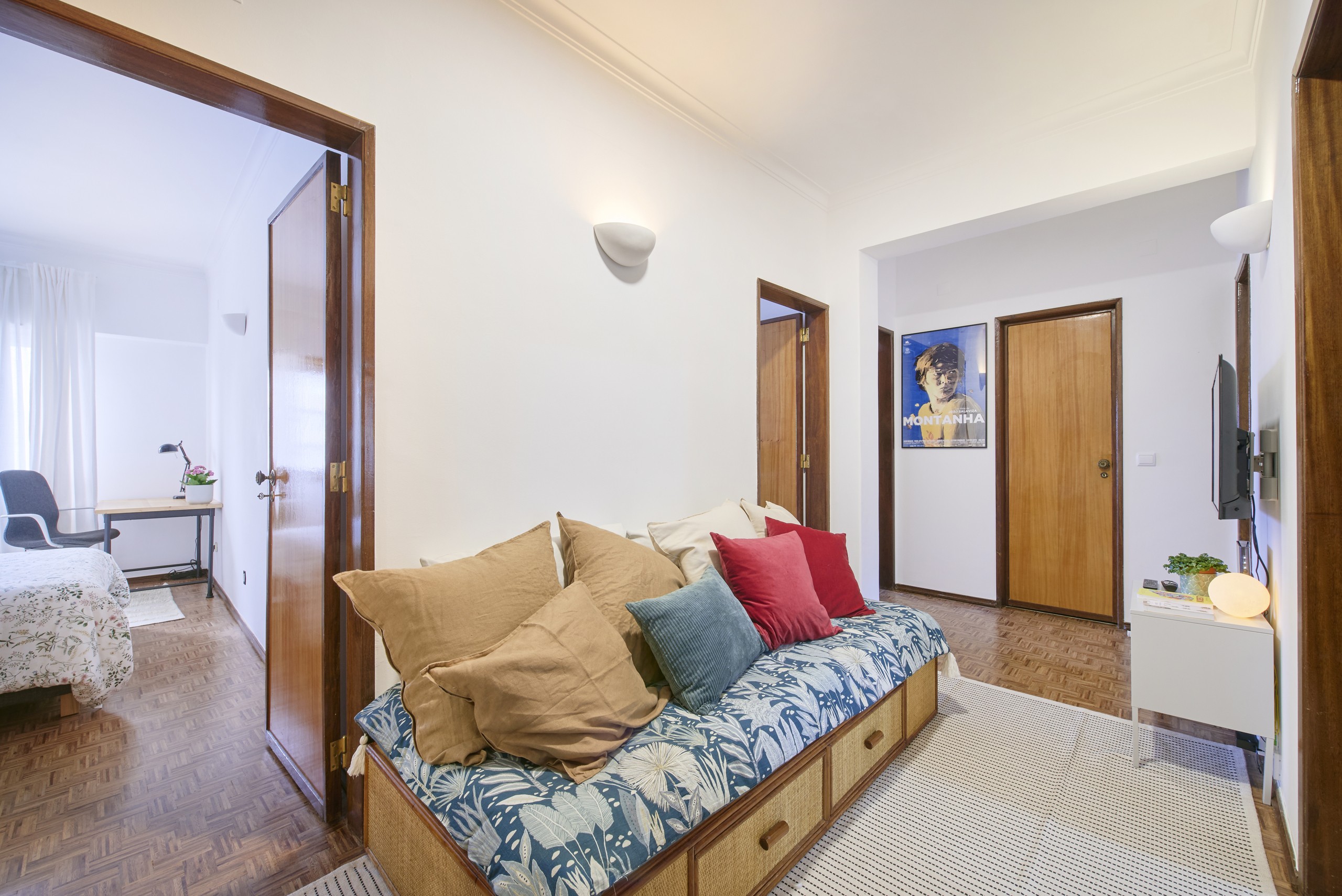 Rent Room Lisbon – Laranjeiras 53# - Living Room