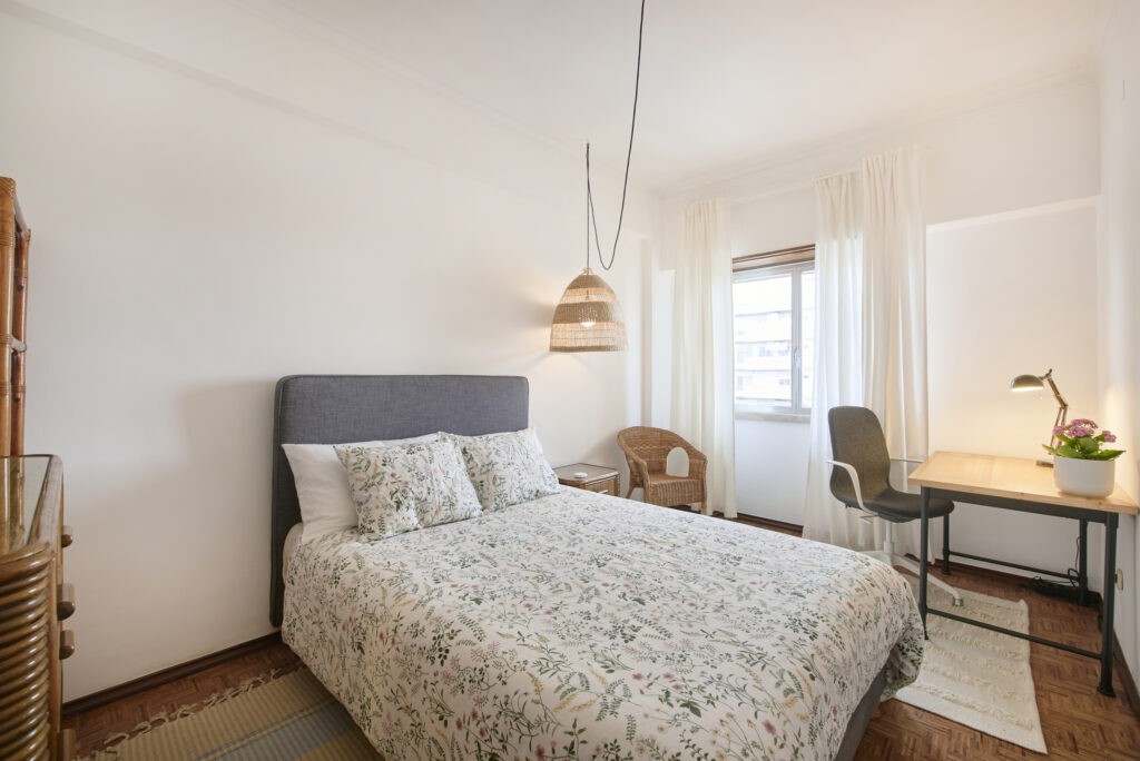 Rent Room Lisbon – Laranjeiras 53# - Room 1