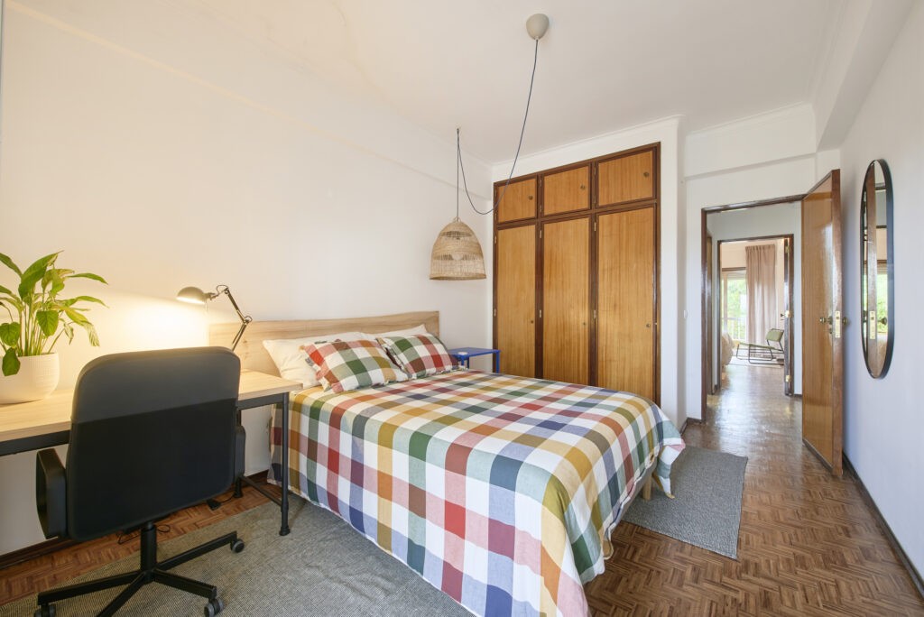 Rent Room Lisbon – Laranjeiras 53# - Room 3