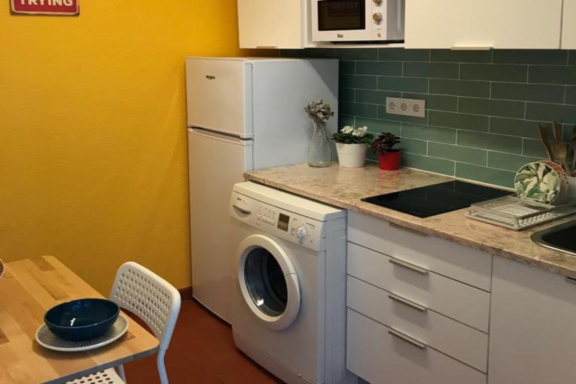 Rent Room Lisbon – Parede 31# – Kitchen
