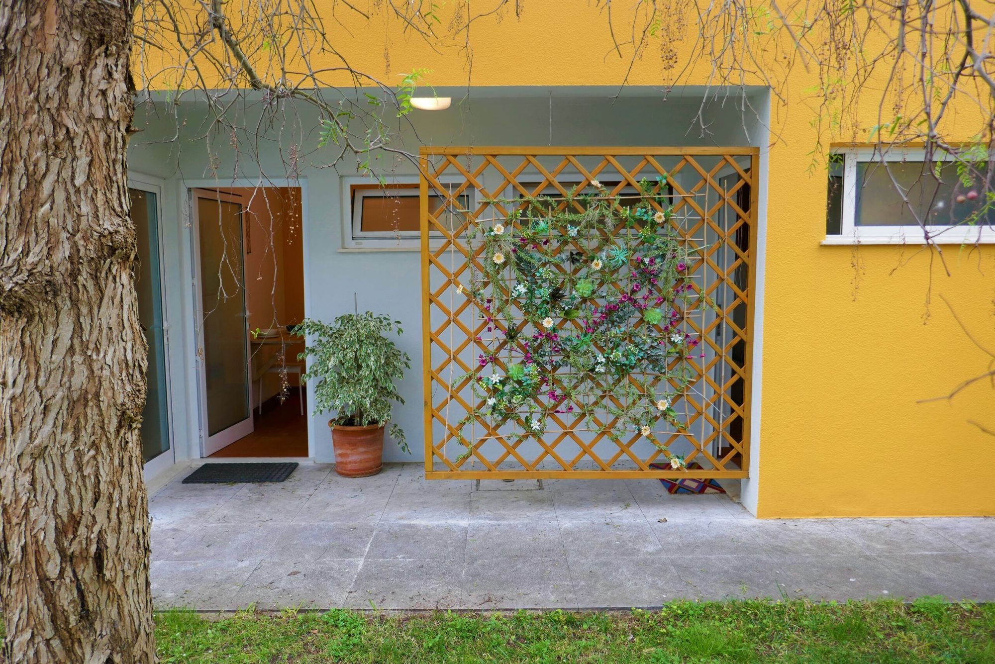 Rent Room Lisbon – Parede 31# – Outside