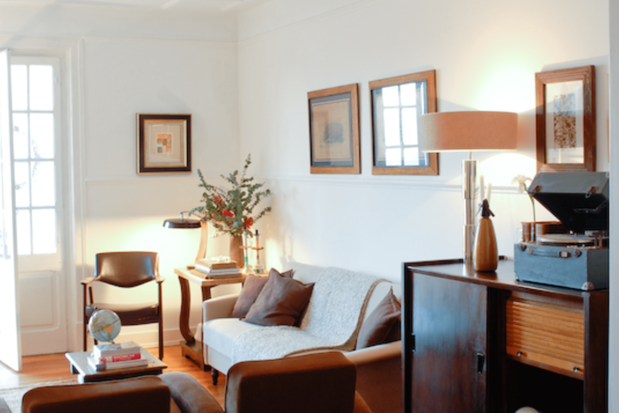 Rent Room Lisbon – Campo de Ourique 22# – Living Room